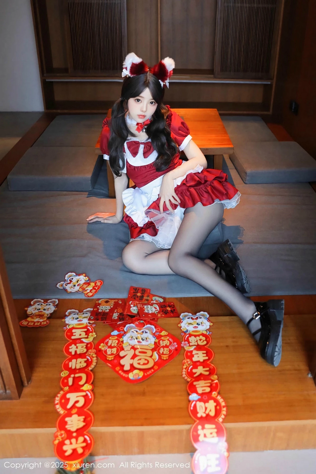 Xgyw.Org_XiuRen第9814期_模特桃妖夭红色喜庆女仆服露红色内衣配超薄黑丝秀美腿诱惑写真87P