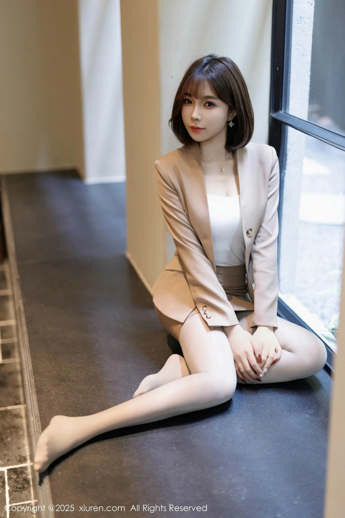 Xgyw.Org_XiuRen第9844_女神徐莉芝Booty多套性感服饰穿搭配原色丝袜秀曼妙身姿诱惑写真88P