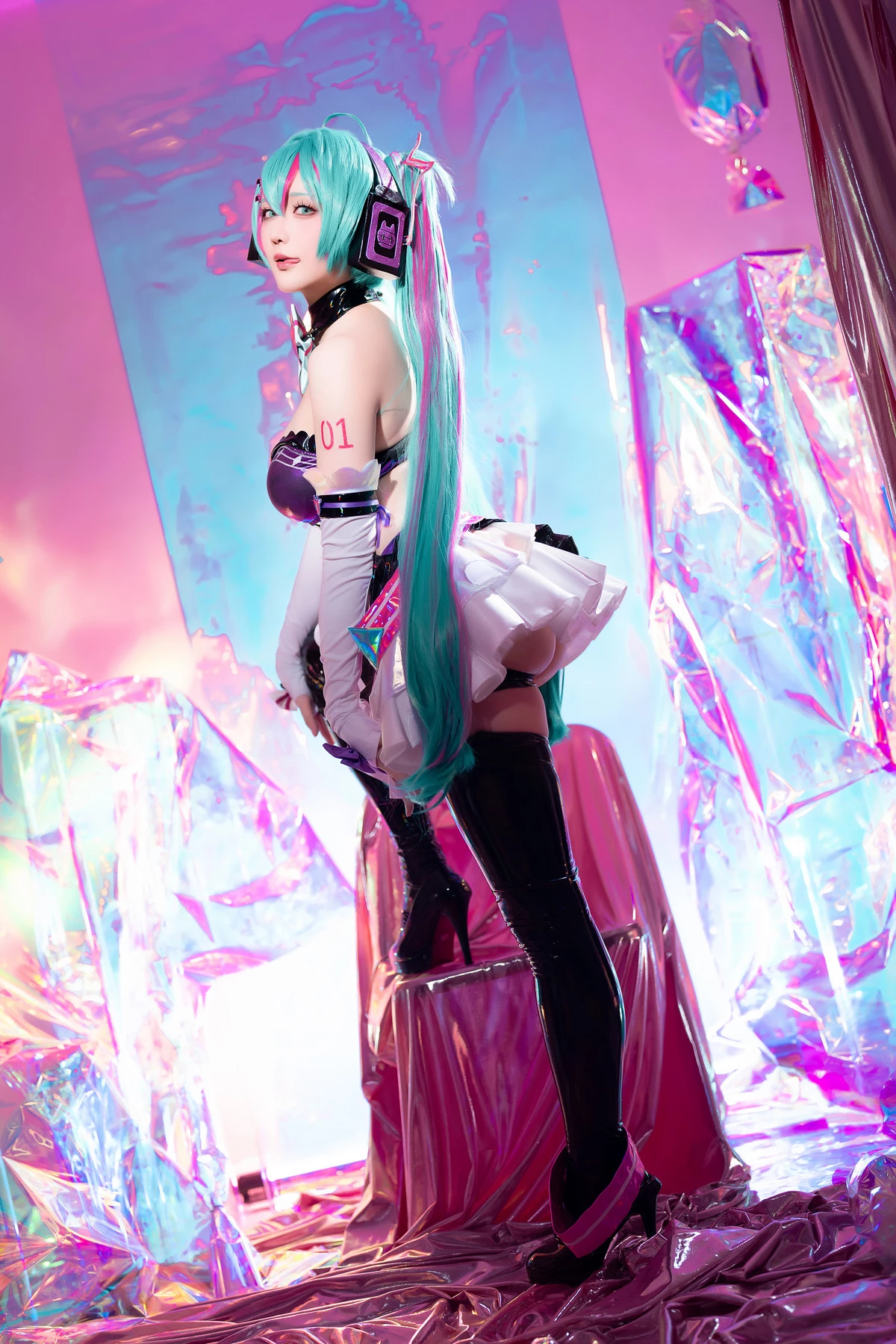 Xgyw.Org_Coser小姐姐星之迟迟Miku初音未来喵斯快跑主题性感内衣配黑皮长袜秀完美身材诱惑写真73P