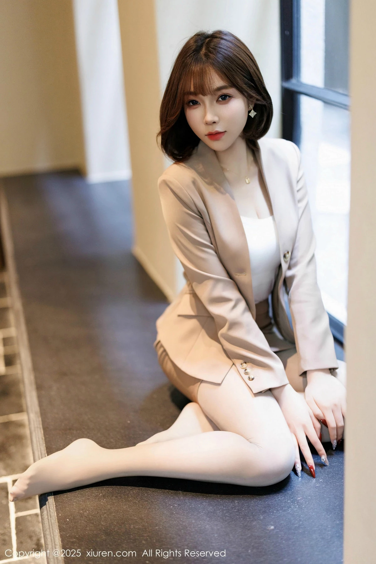 Xgyw.Org_XiuRen第9844_女神徐莉芝Booty多套性感服饰穿搭配原色丝袜秀曼妙身姿诱惑写真88P
