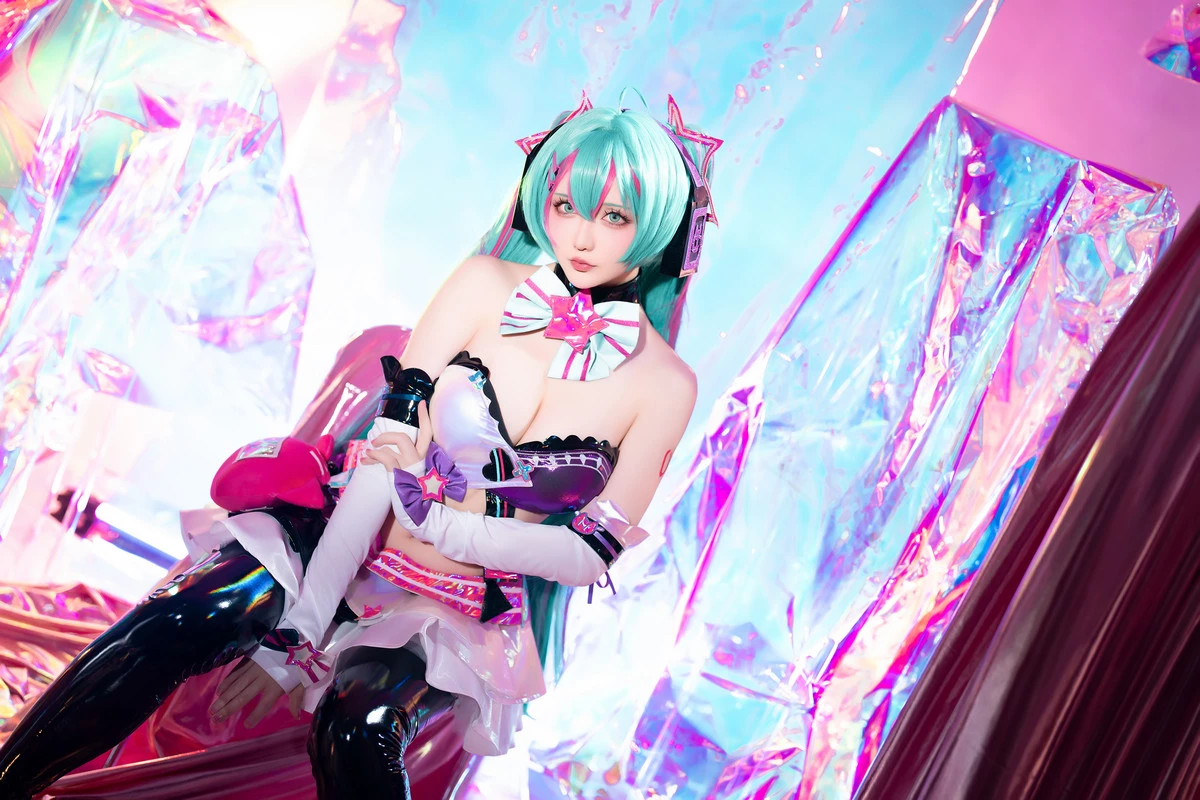 Xgyw.Org_Coser小姐姐星之迟迟Miku初音未来喵斯快跑主题性感内衣配黑皮长袜秀完美身材诱惑写真73P