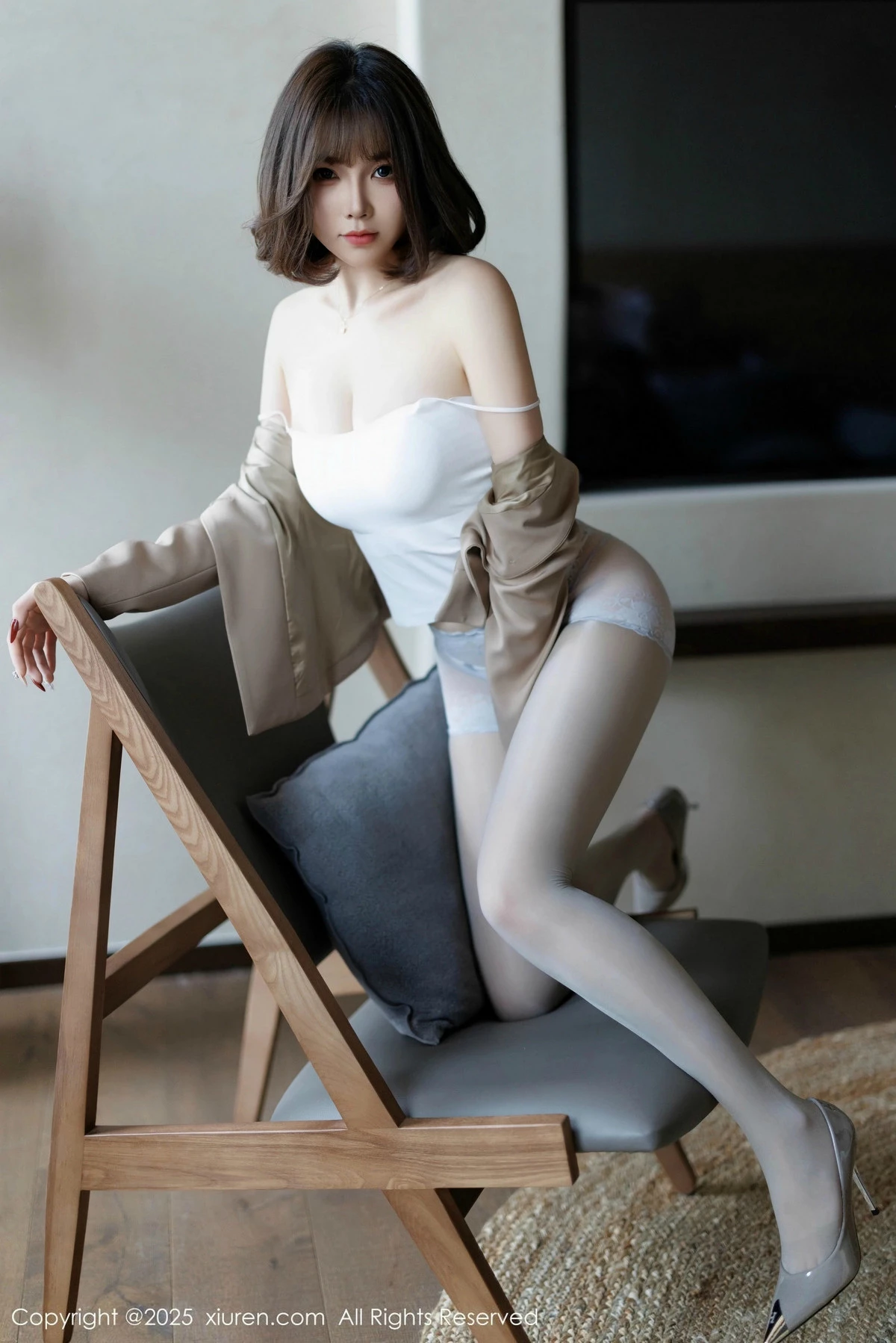 Xgyw.Org_XiuRen第9844_女神徐莉芝Booty多套性感服饰穿搭配原色丝袜秀曼妙身姿诱惑写真88P