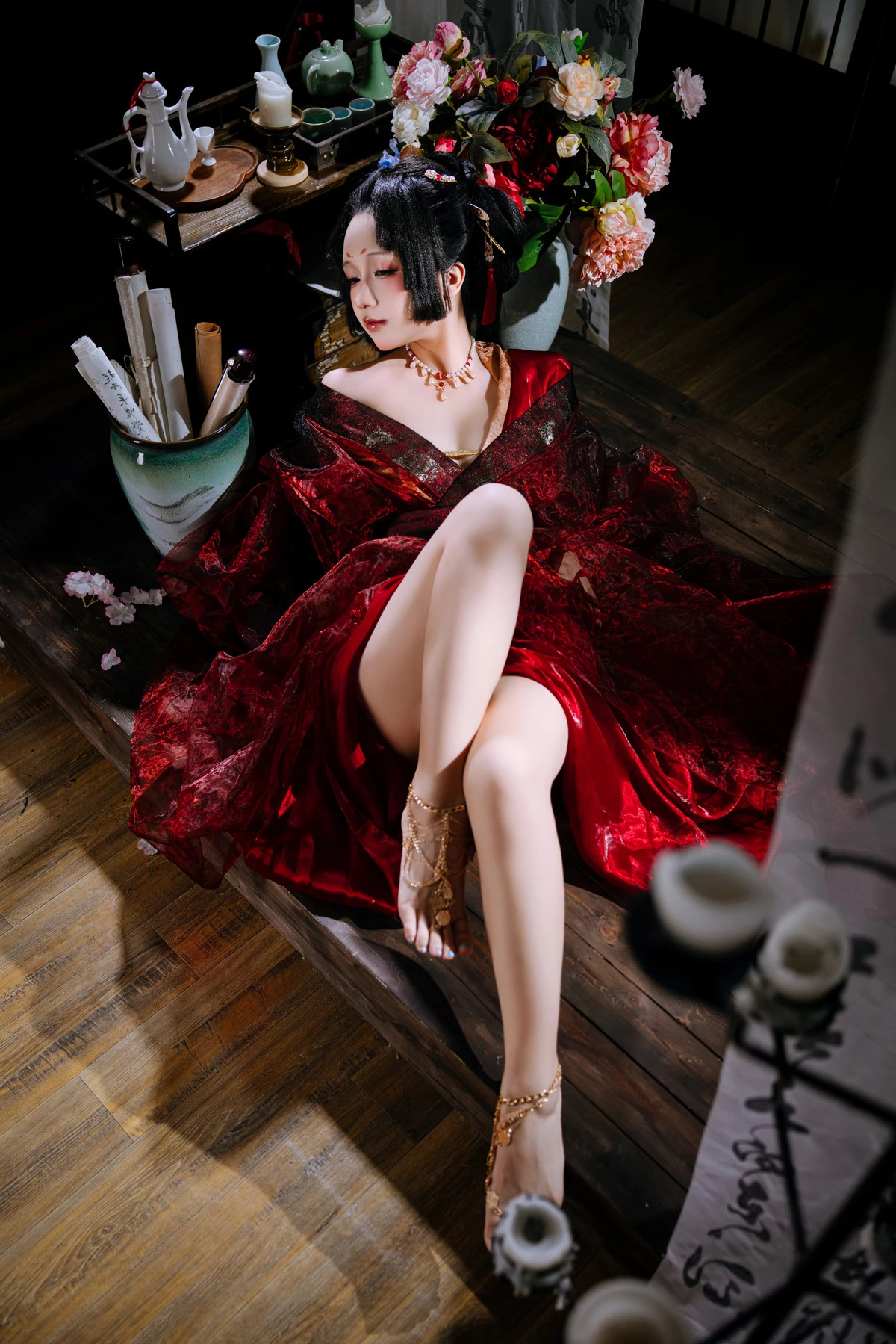 Xgyw.Org_Cosplay美女日奈娇战国妖姬主题性感红色服饰露红色三点式内衣秀惹火身材诱惑写真180P
