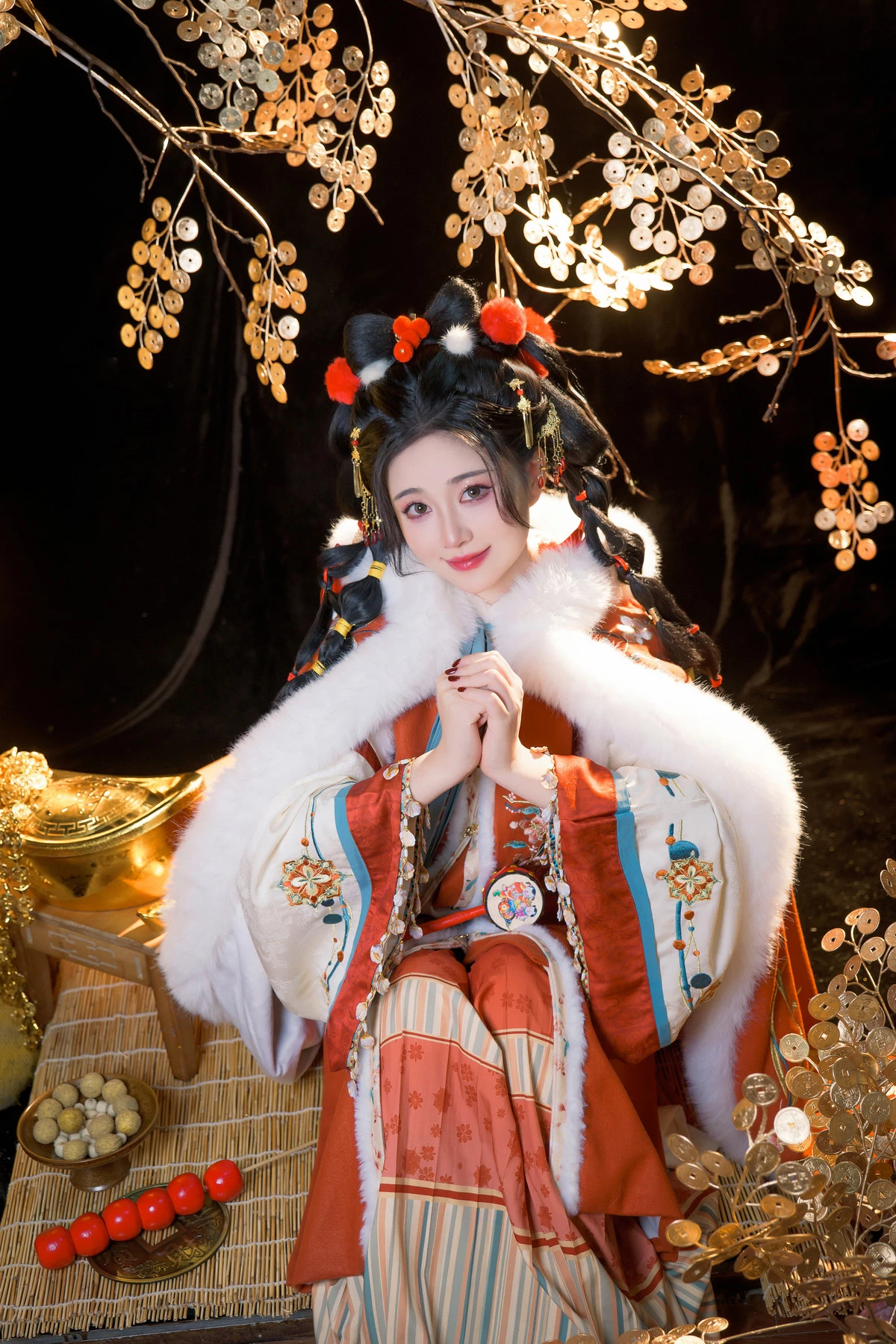 Xgyw.Org_网络美女年年Nnian-25元旦主题场景拍摄性感古典服饰半脱秀丰腴身材惹火诱惑写真84P