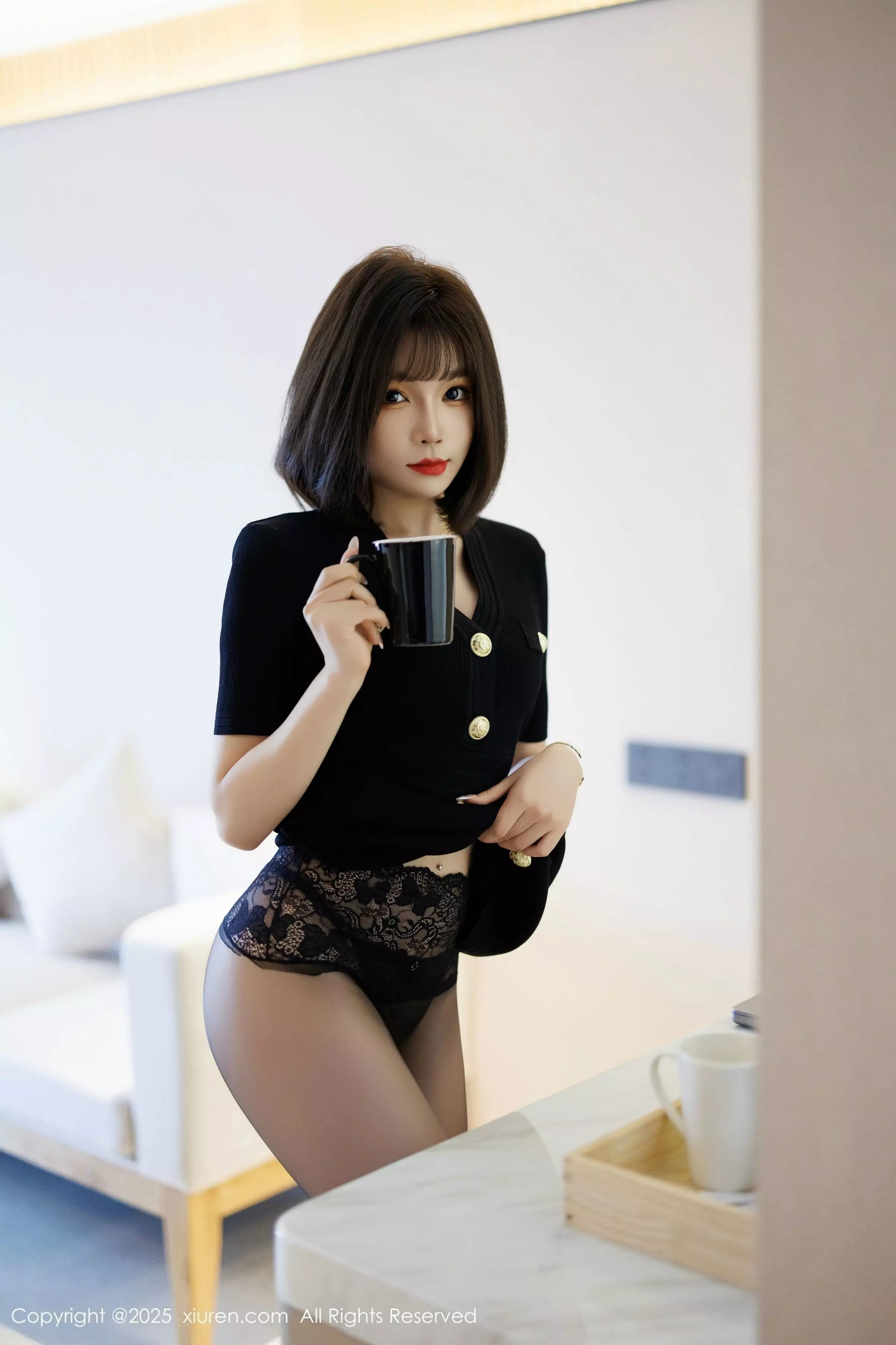Xgyw.Org_XiuRen第10013期_女神徐莉芝Booty性感黑色蕾丝内衣配超薄黑丝秀完美身材诱惑写真90P
