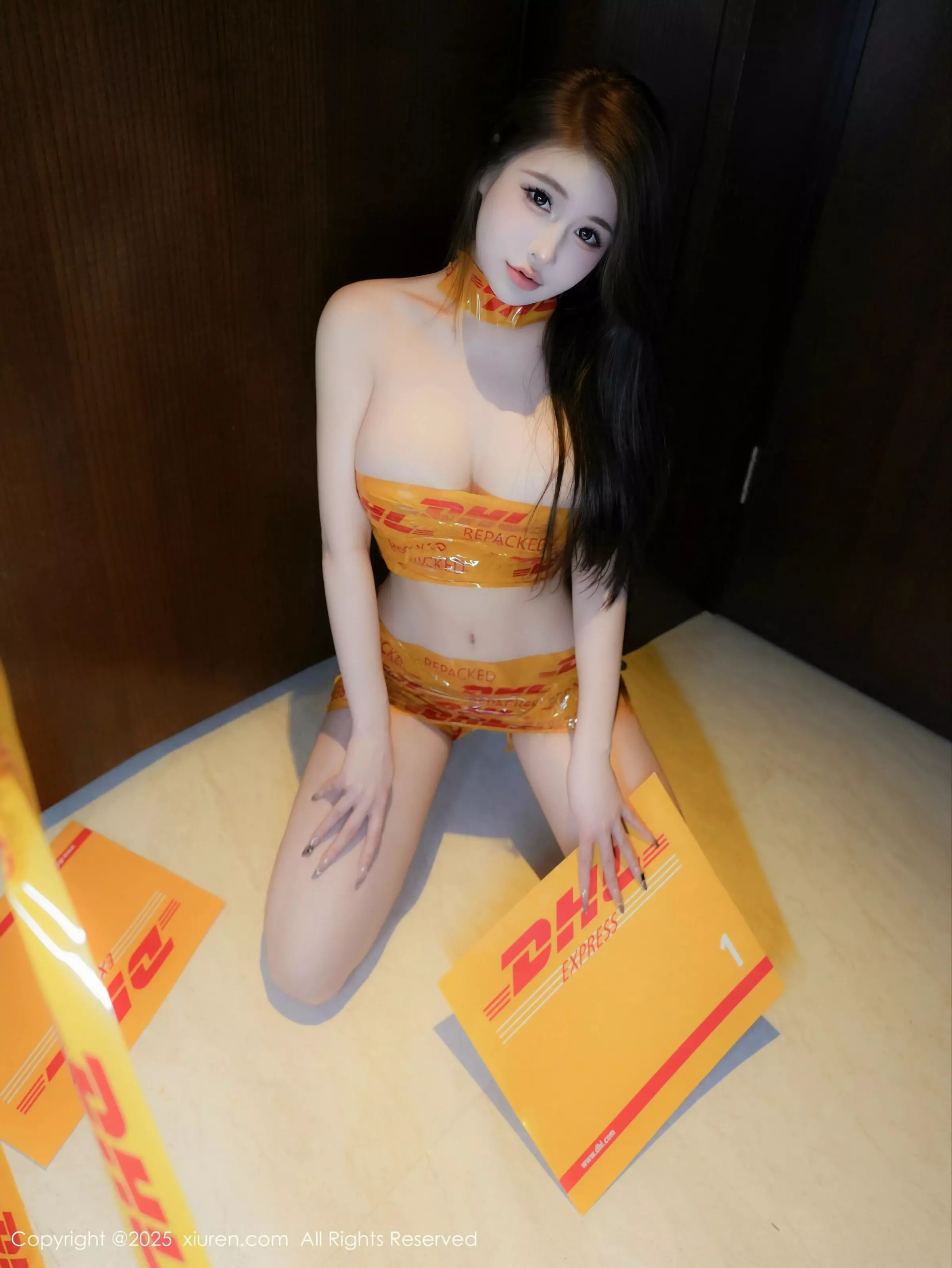 Xgyw.Org_XiuRen第10016期_模特甜妮户外性感黄色胶带裹身秀完美身材白嫩肌肤诱惑写真76P