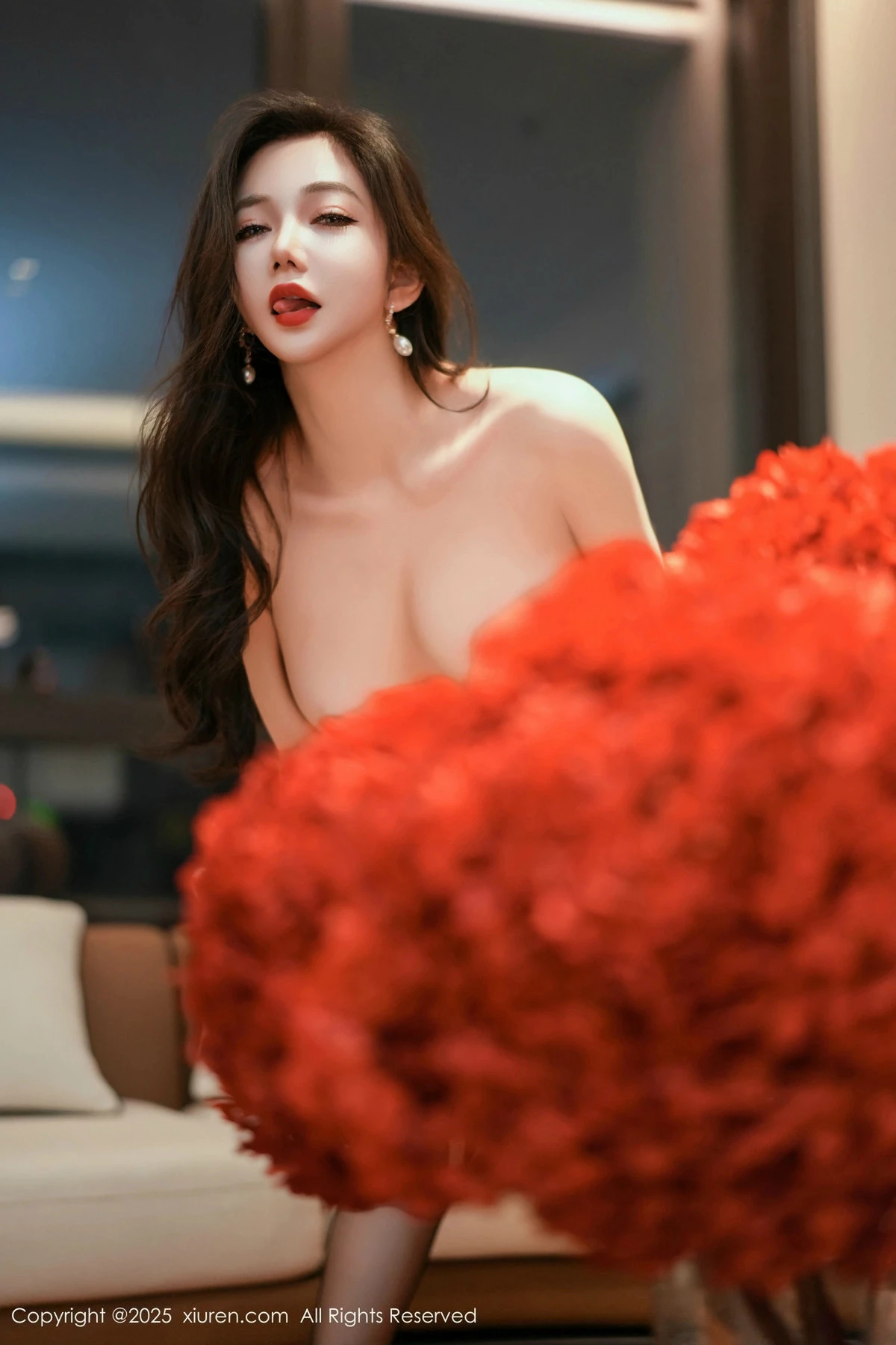 Xgyw.Org_XiuRen第9911期_女神心妍小公主性感黑色包臀裙配黑丝吊袜秀凹凸身材诱惑写真79P