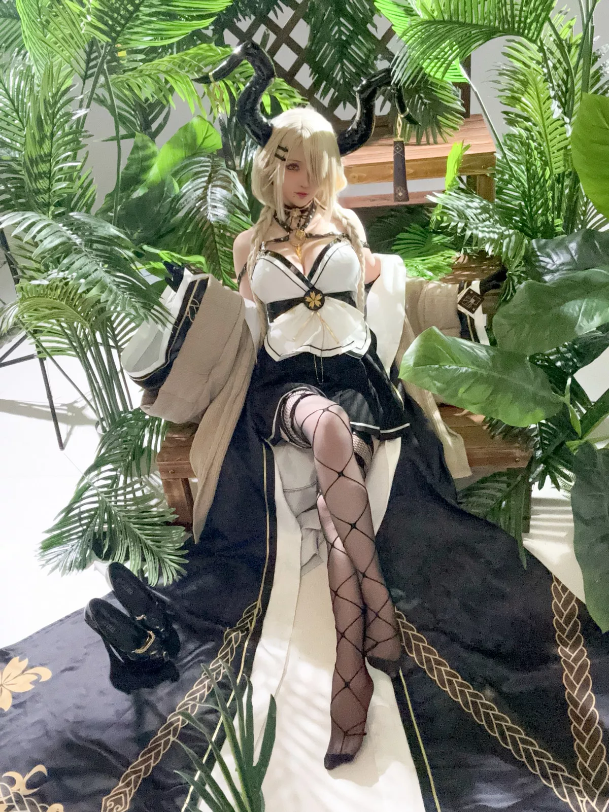 Xgyw.Org_Coser小姐姐星之迟迟2024万圣节尾张主题性感多套牛魔王套装服饰秀丰腴身材诱惑写真208P