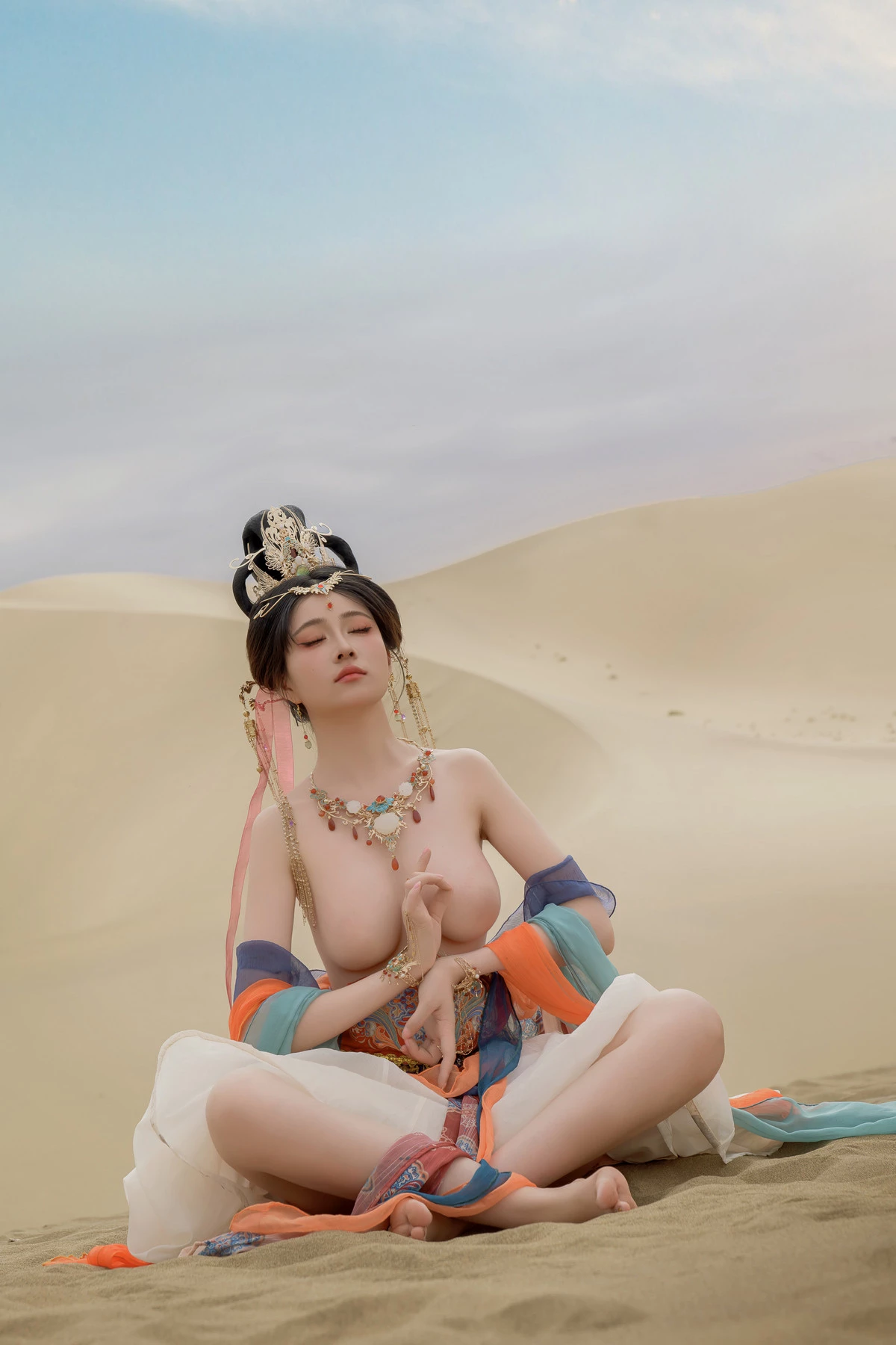 Xgyw.Org_网络美女年年Nnian飞天主题沙漠外景性感仙女薄纱服饰半脱秀婀娜身姿丰满诱惑写真63P