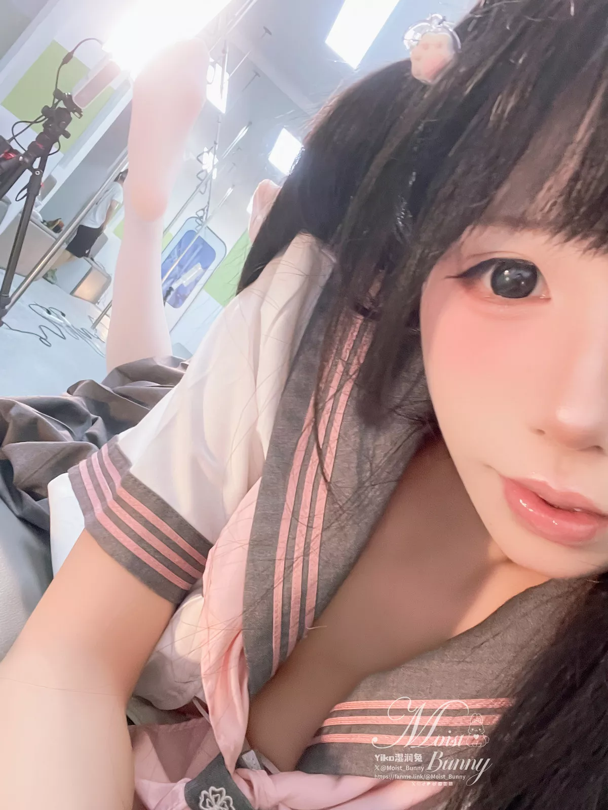 Xgyw.Org_颜值博主咬一口兔娘地铁萌妹主题性感JK制服配白丝袜+绳艺捆绑秀曼妙身姿惹火诱惑写真165P