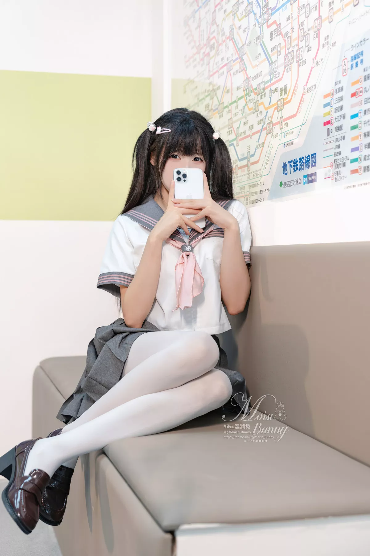 Xgyw.Org_颜值博主咬一口兔娘地铁萌妹主题性感JK制服配白丝袜+绳艺捆绑秀曼妙身姿惹火诱惑写真165P
