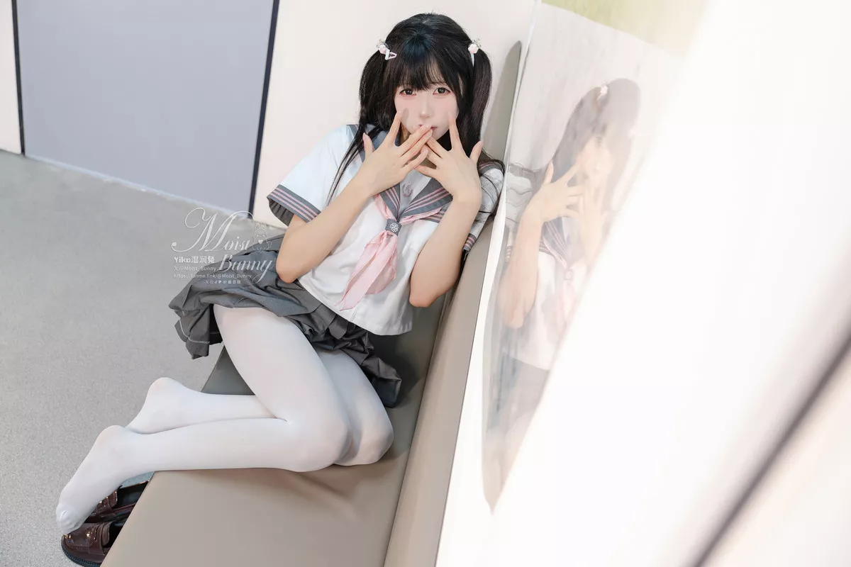 Xgyw.Org_颜值博主咬一口兔娘地铁萌妹主题性感JK制服配白丝袜+绳艺捆绑秀曼妙身姿惹火诱惑写真165P