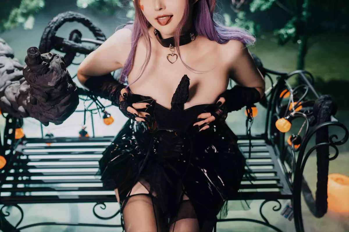 Xgyw.Org_网络美女Natsuko夏夏子万圣小魔女主题性感精灵装扮黑色皮质服饰配黑丝吊袜秀美腿诱惑写真52P