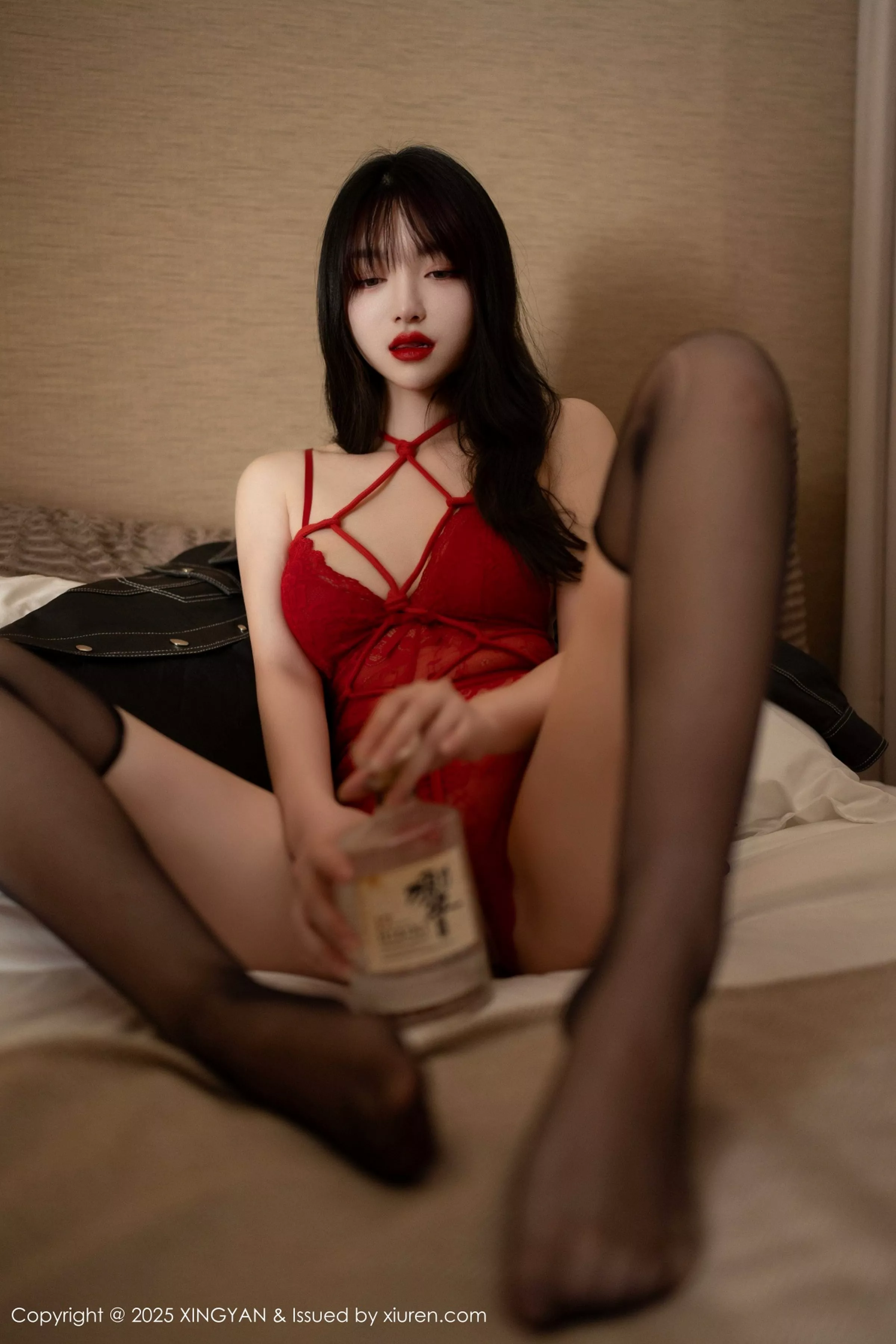 Xgyw.Org_[XINGYAN星颜社]VOL.335_模特白露lulu性感红色情趣内衣配黑色丝袜秀曼妙身姿诱惑写真73P