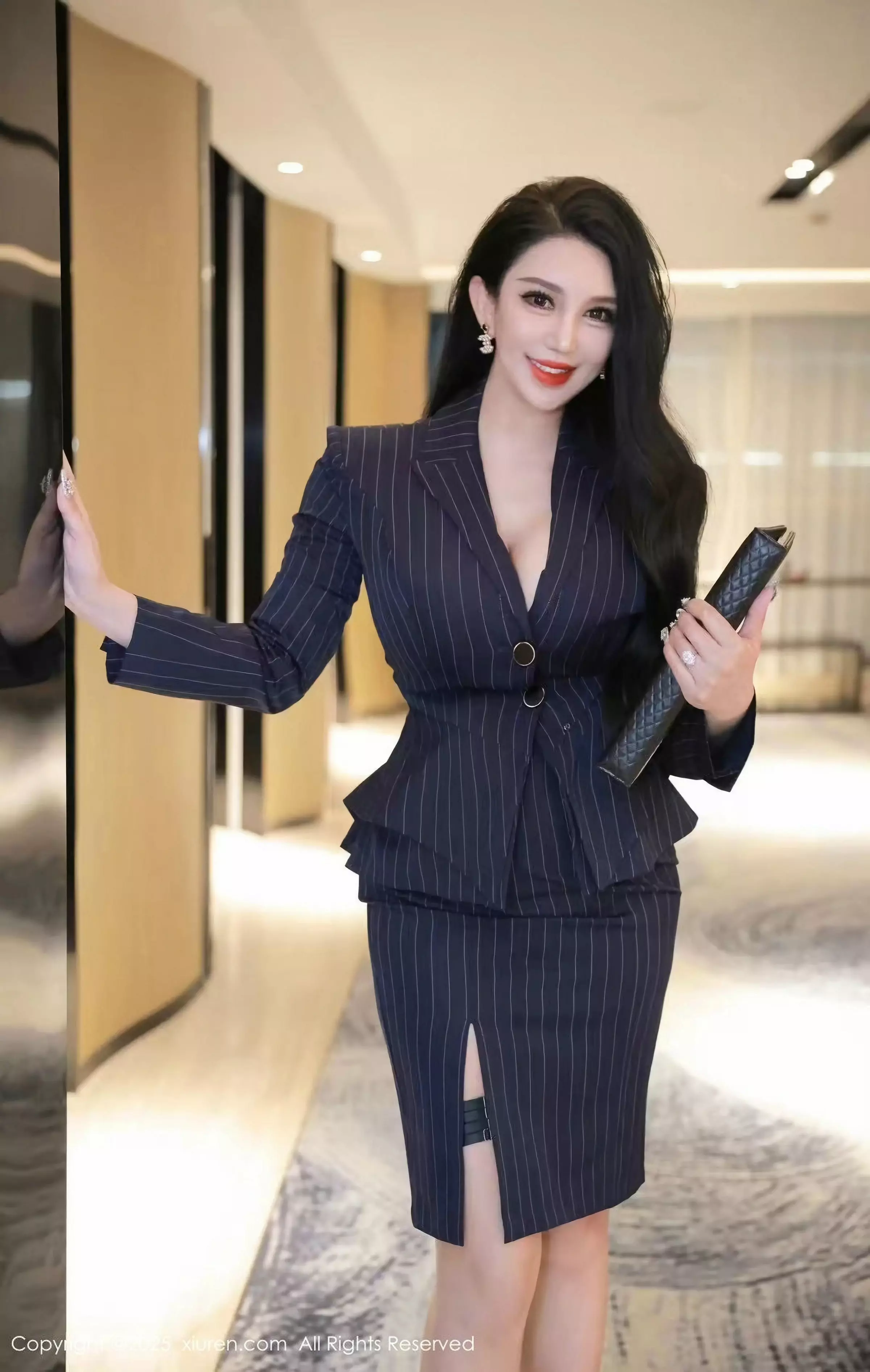 Xgyw.Org_XiuRen第10065期_新人模特乔安娜私房性感情趣服饰露豪乳遮点秀惹火身材诱惑写真40P