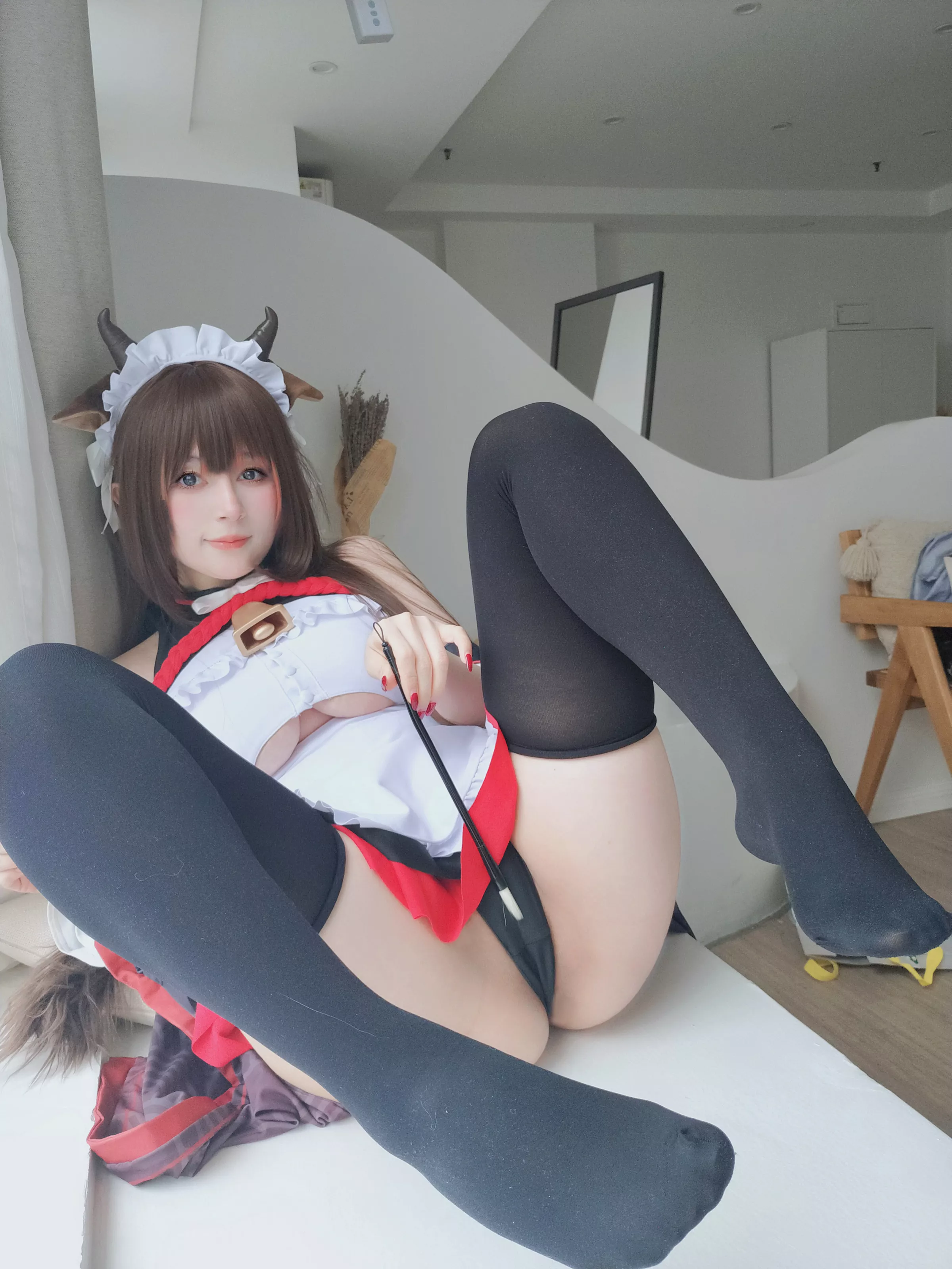 Xgyw.Org_Coser小姐姐白银81碧蓝航线樫野主题性感黑白女仆服饰配黑丝袜秀丰腴身材完美诱惑写真92P