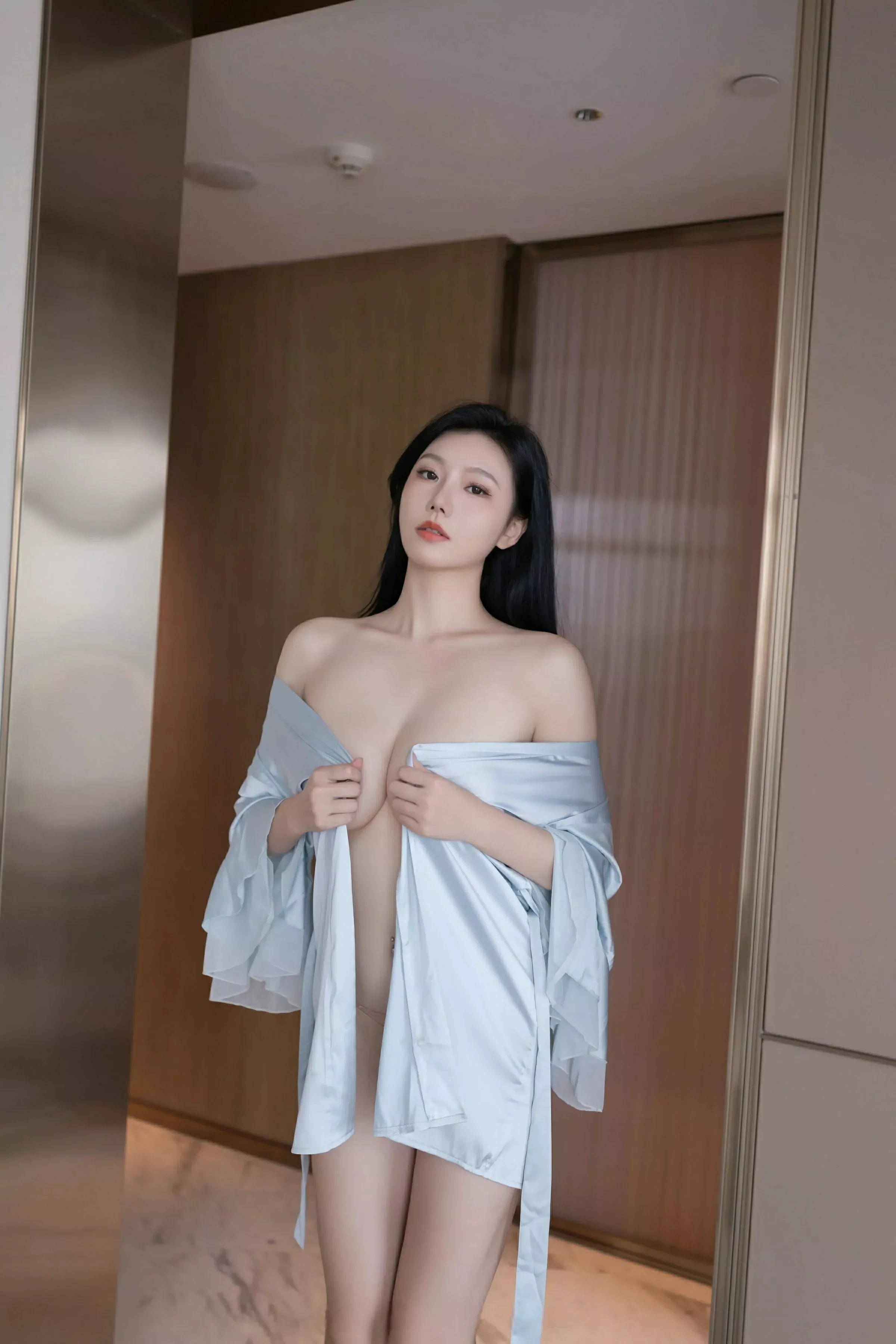 Xgyw.Org_[XiuRen秀人网]No.10390_模特安然anran性感蓝色吊带睡裙配肉色丝袜秀曼妙身姿诱惑写真80P