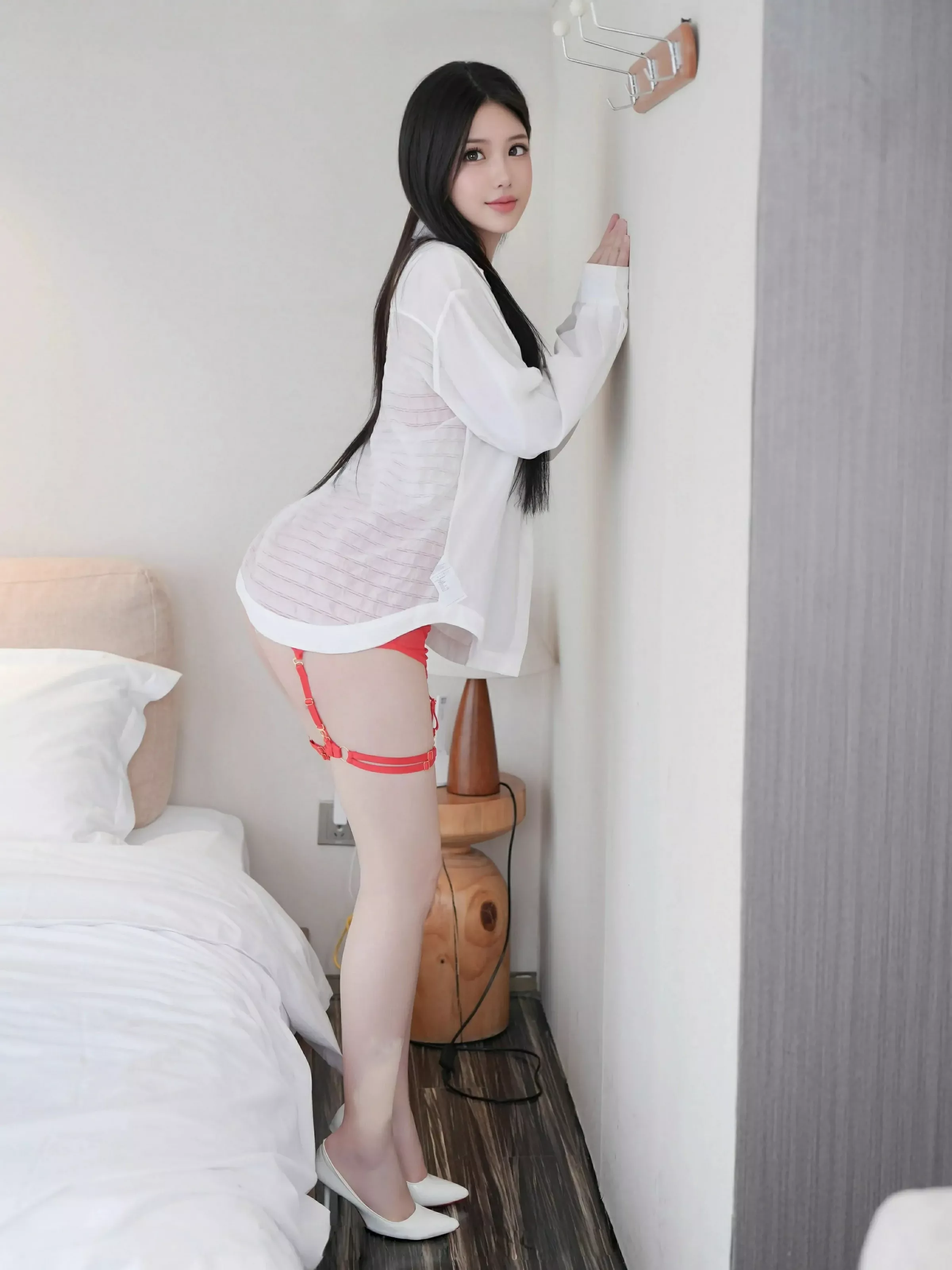 Xgyw.Org_[XiuRen秀人网]No.10392_模特沐言妍妍酱～性感白T配红色情趣内衣秀柔美身姿诱惑写真76P