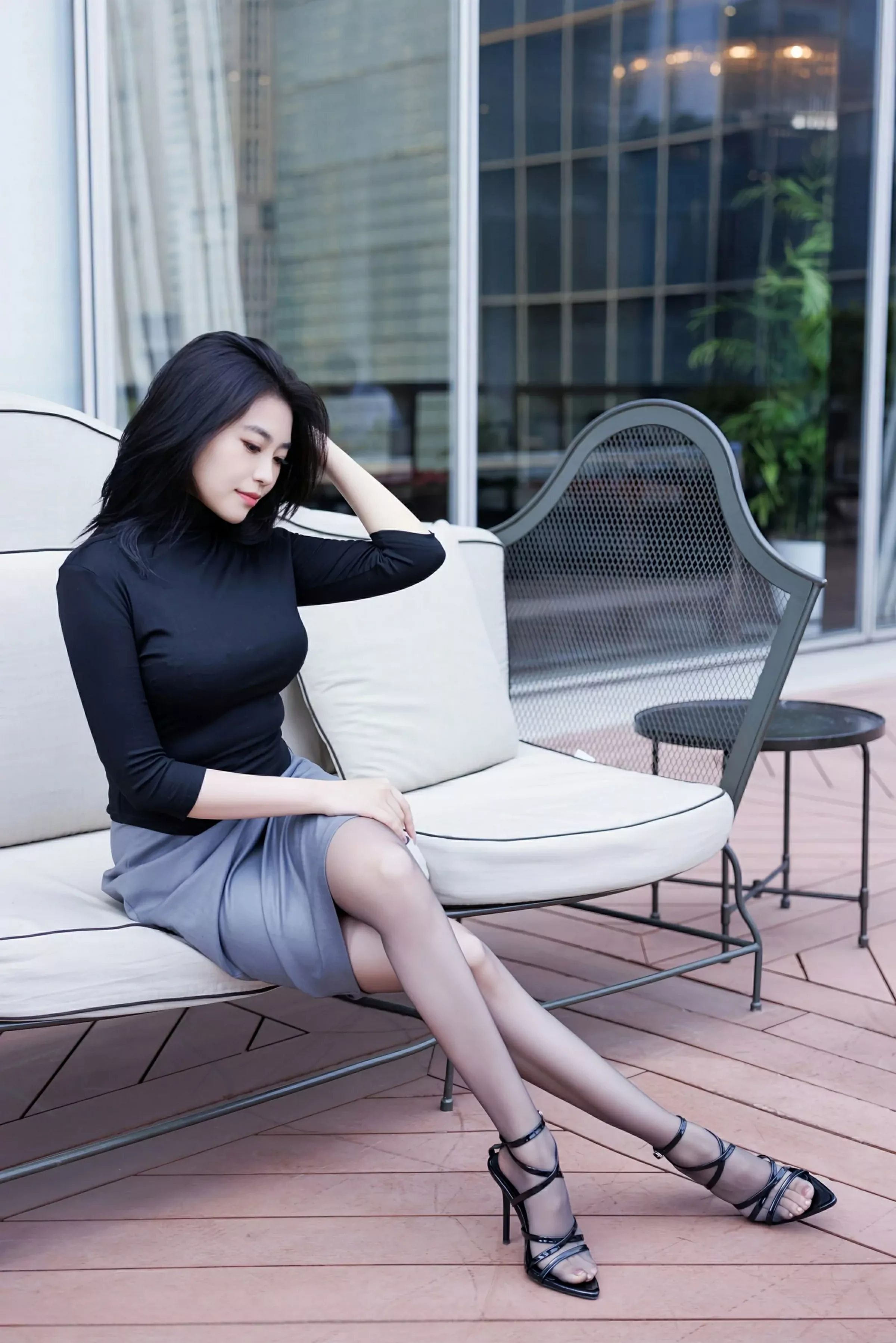 Xgyw.Org_[IMISS爱蜜社]Vol.794_女神许诺Sabrina性感黑色OL服饰露黑色内衣秀完美身材诱惑写真73P