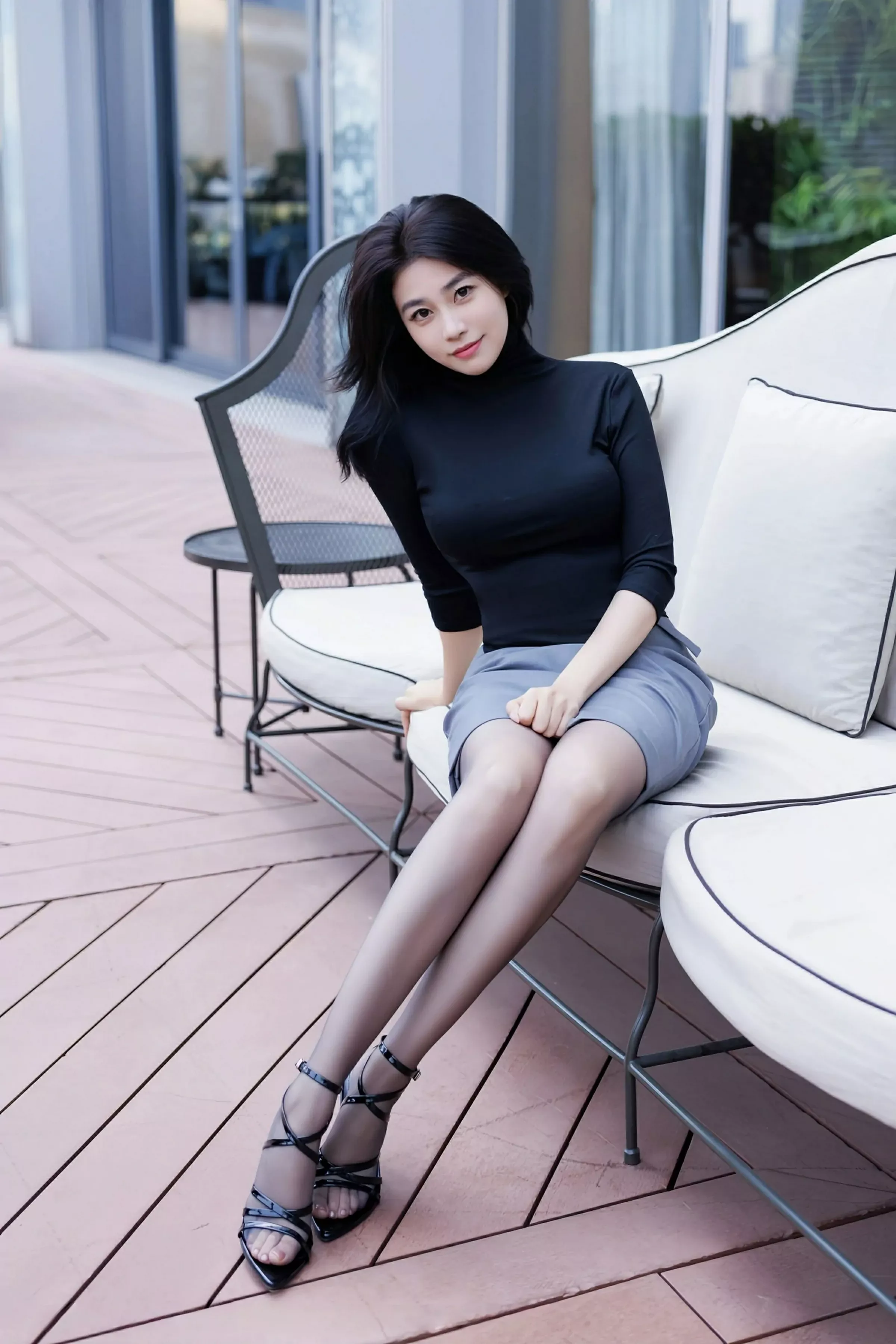 Xgyw.Org_[IMISS爱蜜社]Vol.794_女神许诺Sabrina性感黑色OL服饰露黑色内衣秀完美身材诱惑写真73P