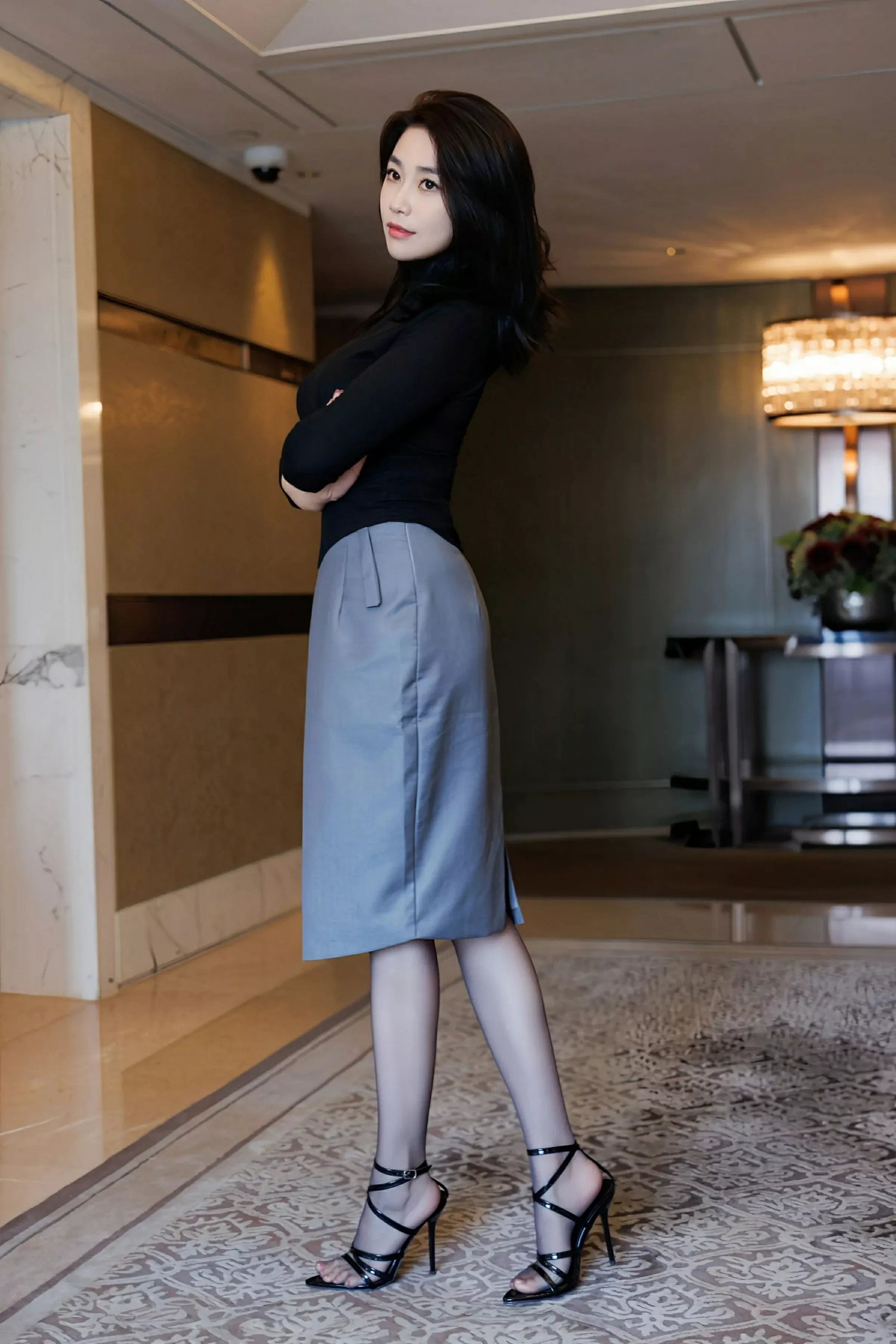 Xgyw.Org_[IMISS爱蜜社]Vol.794_女神许诺Sabrina性感黑色OL服饰露黑色内衣秀完美身材诱惑写真73P