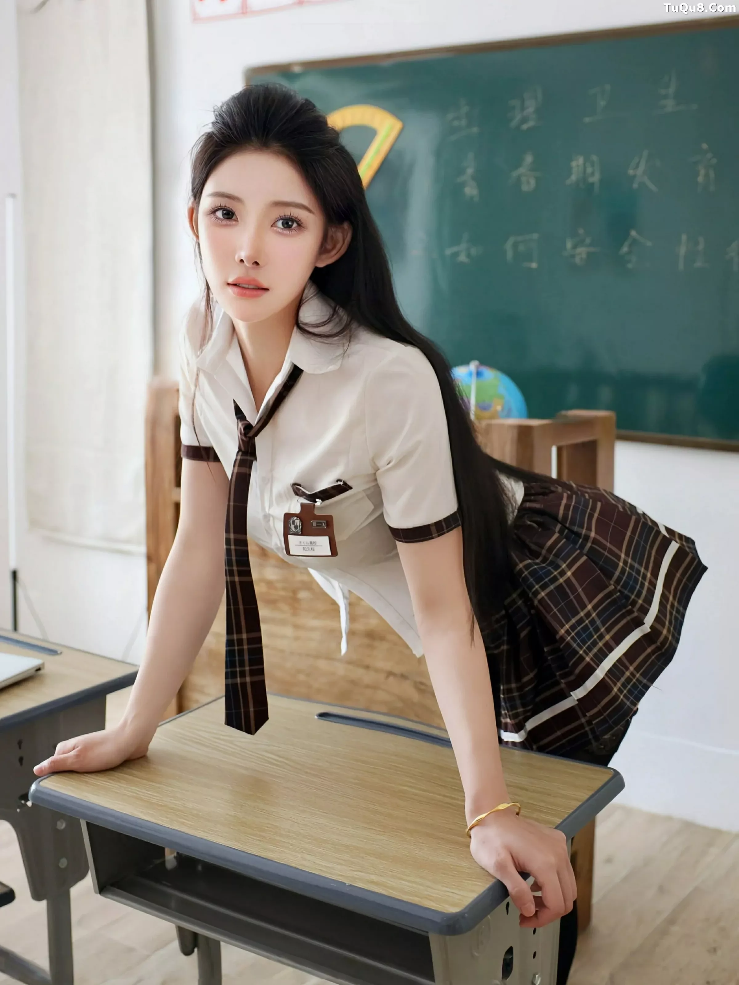 Xgyw.Org_[XiuRen秀人网]No.10512_模特梨霜儿性感学妹制服露黑色内衣配黑丝袜秀凹凸身材诱惑写真81P