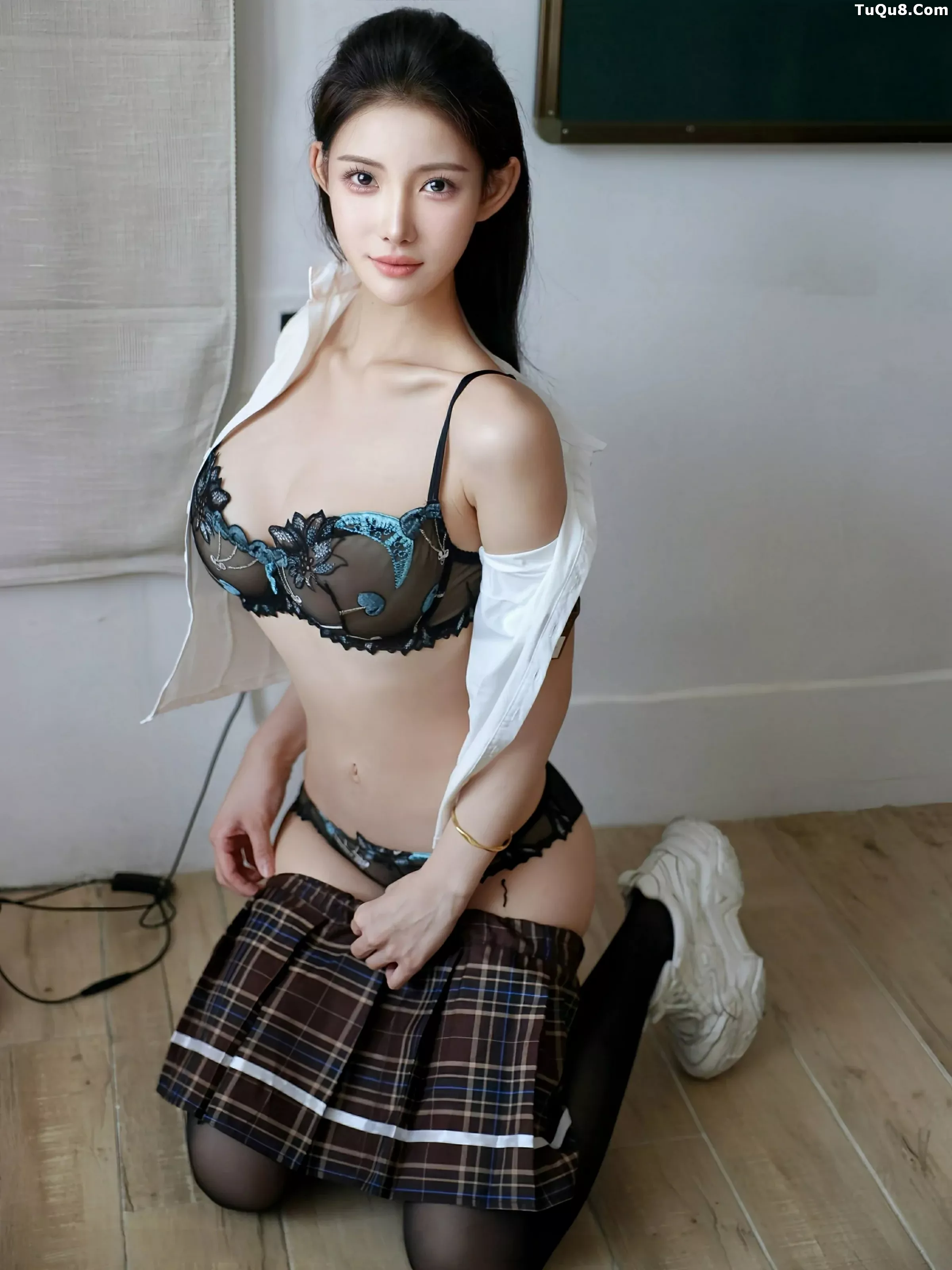 Xgyw.Org_[XiuRen秀人网]No.10512_模特梨霜儿性感学妹制服露黑色内衣配黑丝袜秀凹凸身材诱惑写真81P