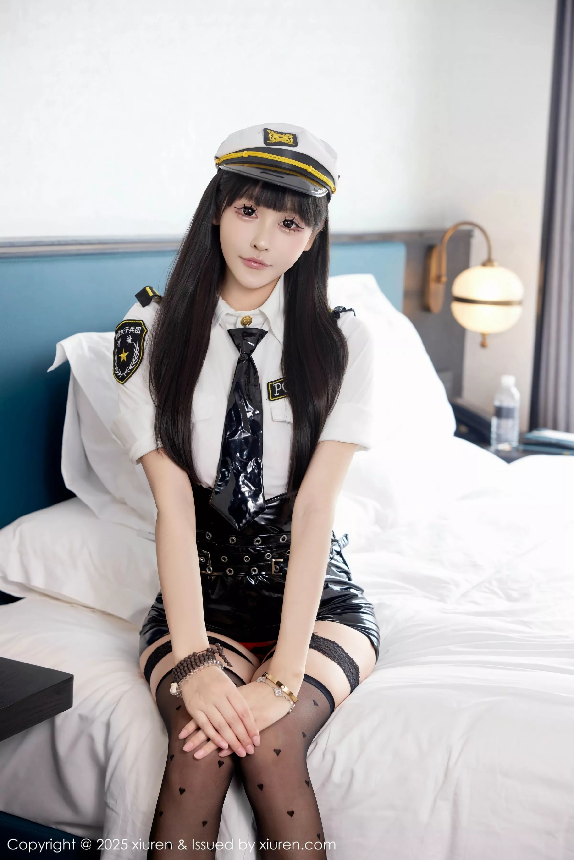Xgyw.Org_[XiuRen秀人网]No.10533_模特智恩baby性感警服制服露红色蕾丝内衣秀丰腴美臀诱惑写真56P