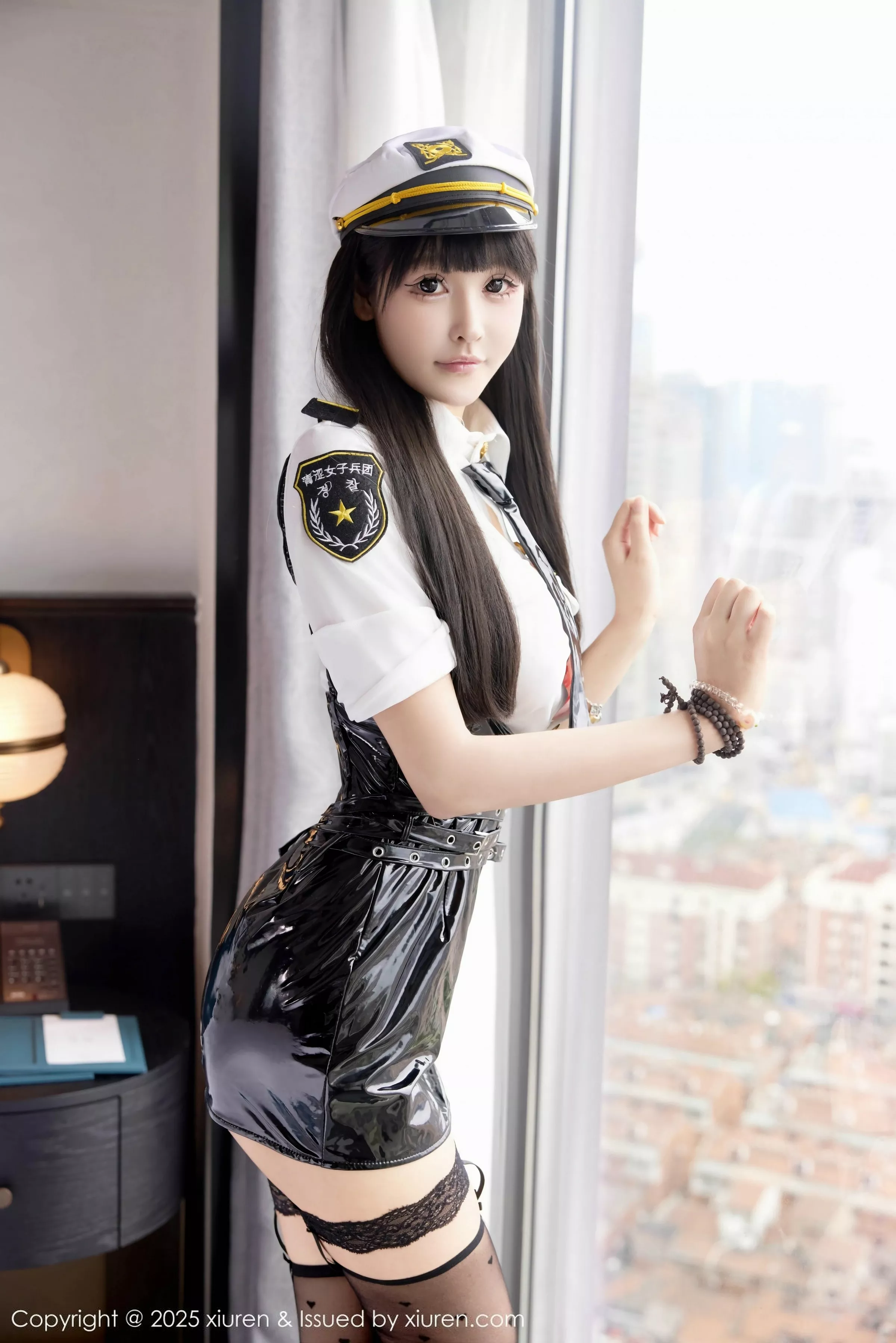 Xgyw.Org_[XiuRen秀人网]No.10533_模特智恩baby性感警服制服露红色蕾丝内衣秀丰腴美臀诱惑写真56P