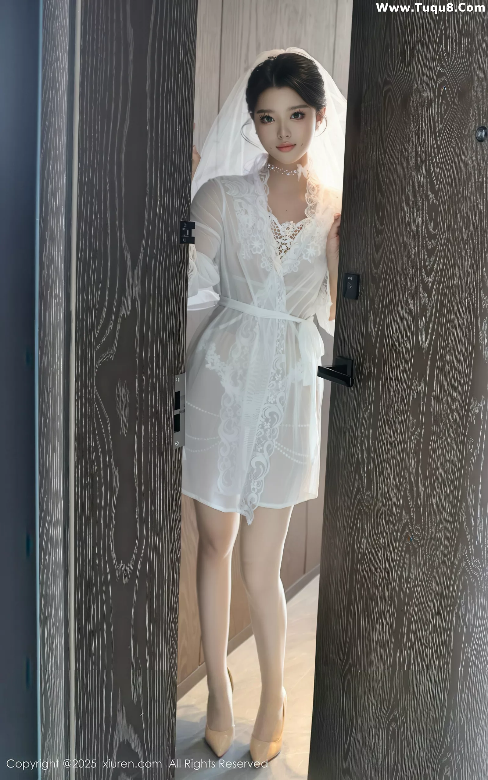 Xgyw.Org_[XiuRen秀人网]No.10559_新人模特糯梨子性感白色情趣婚纱配白色丝袜秀曼妙身姿诱惑写真70P
