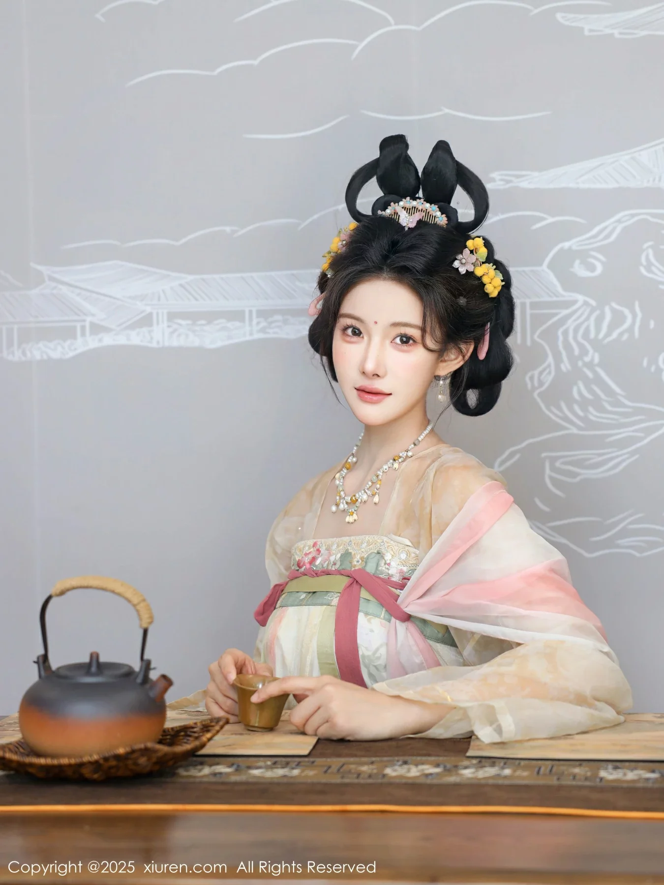 Xgyw.Org_[XiuRen秀人网]No.10645_模特梨霜儿古典主题性感浅色古装服饰秀丰腴身材迷人美腿写真82P