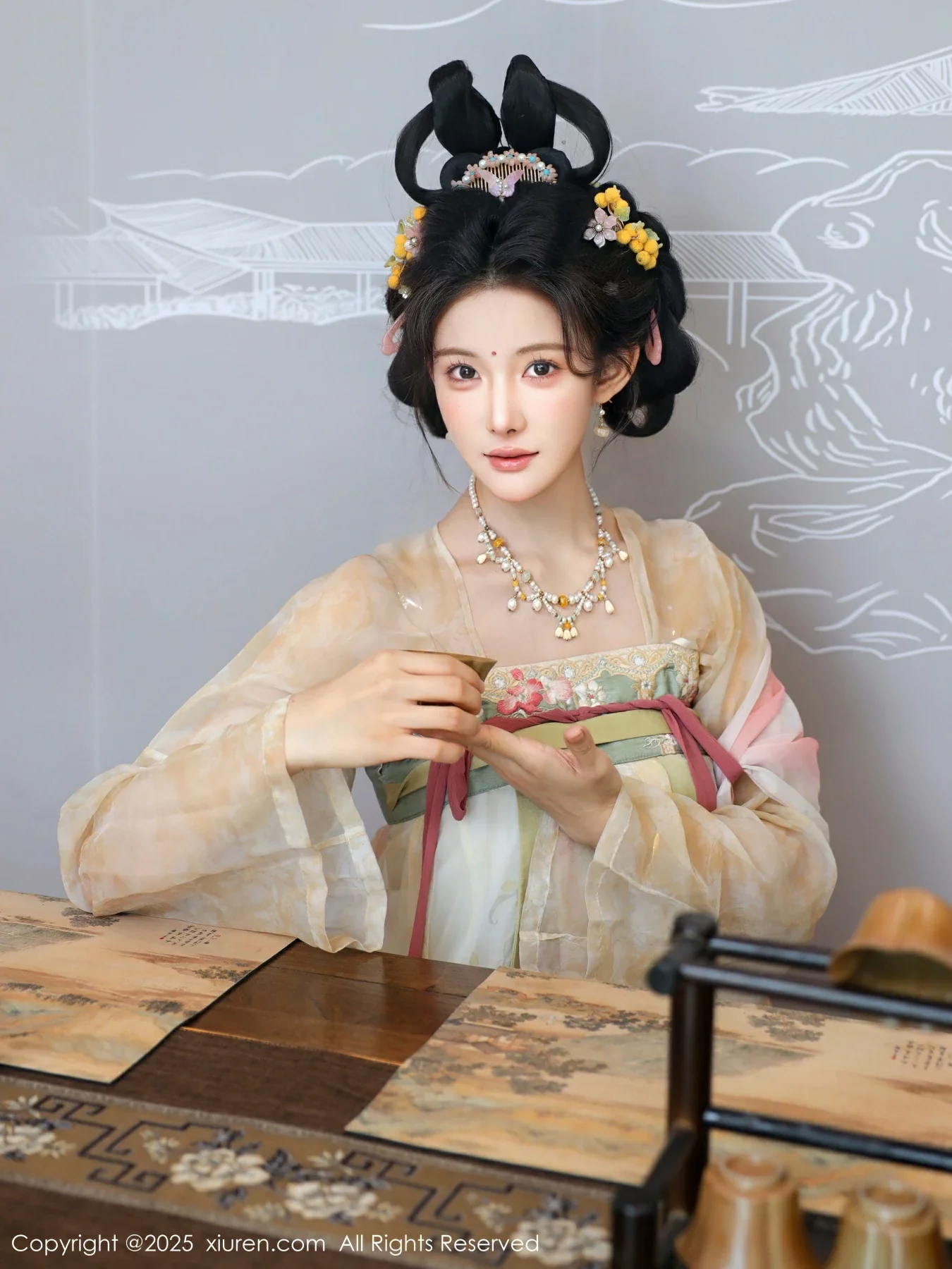 Xgyw.Org_[XiuRen秀人网]No.10645_模特梨霜儿古典主题性感浅色古装服饰秀丰腴身材迷人美腿写真82P