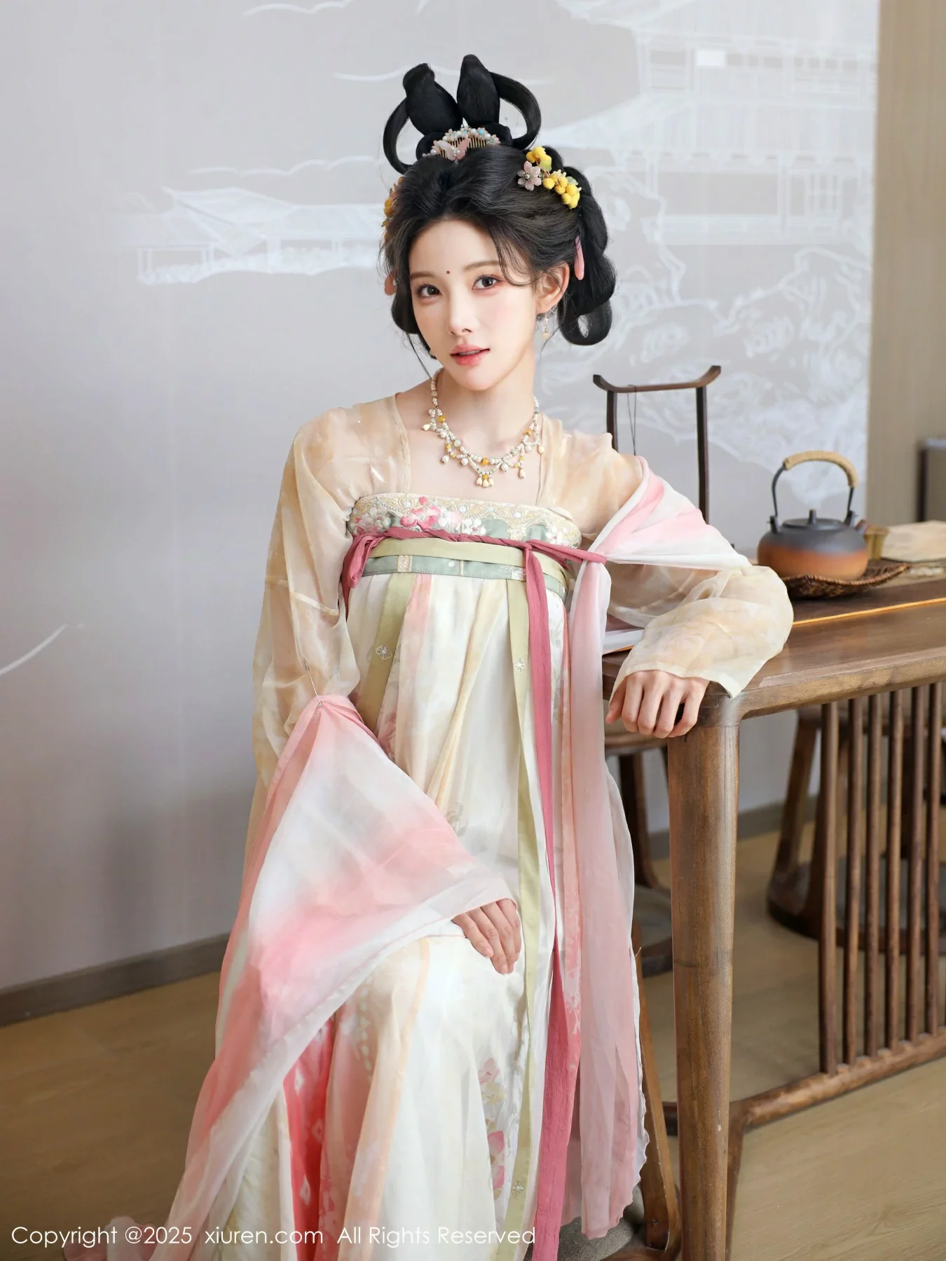 Xgyw.Org_[XiuRen秀人网]No.10645_模特梨霜儿古典主题性感浅色古装服饰秀丰腴身材迷人美腿写真82P