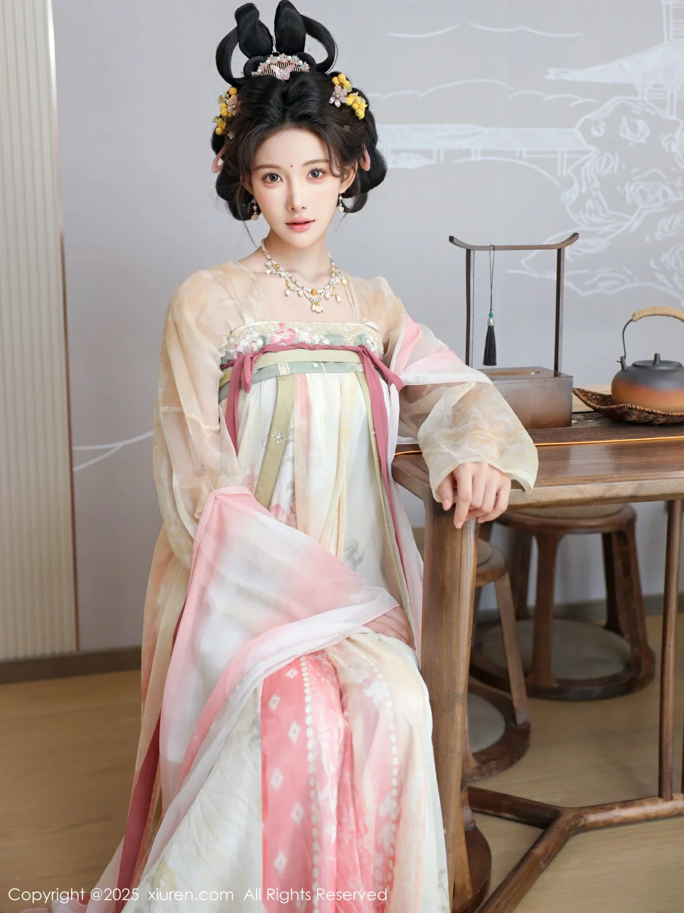 Xgyw.Org_[XiuRen秀人网]No.10645_模特梨霜儿古典主题性感浅色古装服饰秀丰腴身材迷人美腿写真82P