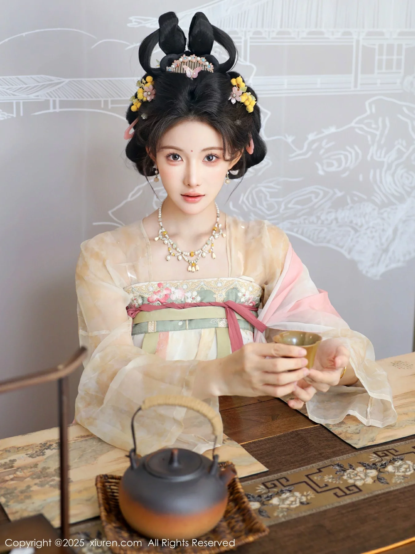 Xgyw.Org_[XiuRen秀人网]No.10645_模特梨霜儿古典主题性感浅色古装服饰秀丰腴身材迷人美腿写真82P
