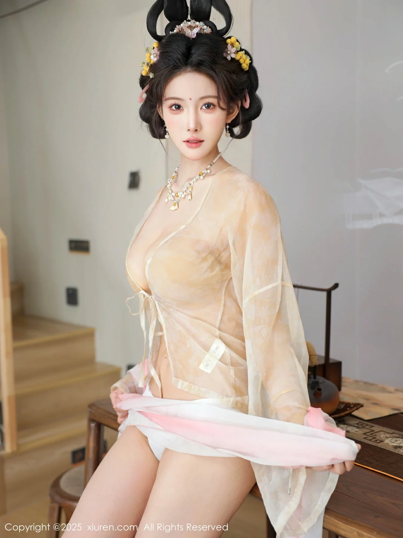 Xgyw.Org_[XiuRen秀人网]No.10645_模特梨霜儿古典主题性感浅色古装服饰秀丰腴身材迷人美腿写真82P