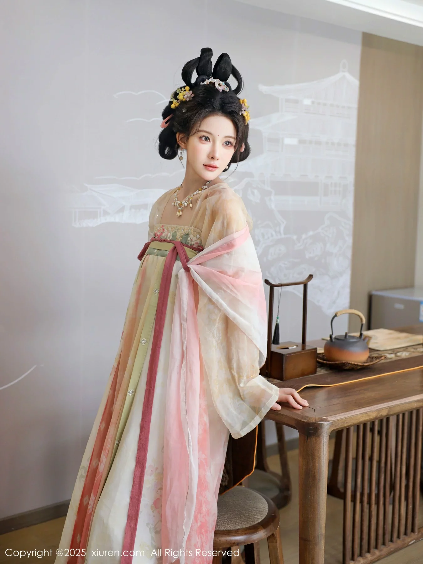 Xgyw.Org_[XiuRen秀人网]No.10645_模特梨霜儿古典主题性感浅色古装服饰秀丰腴身材迷人美腿写真82P