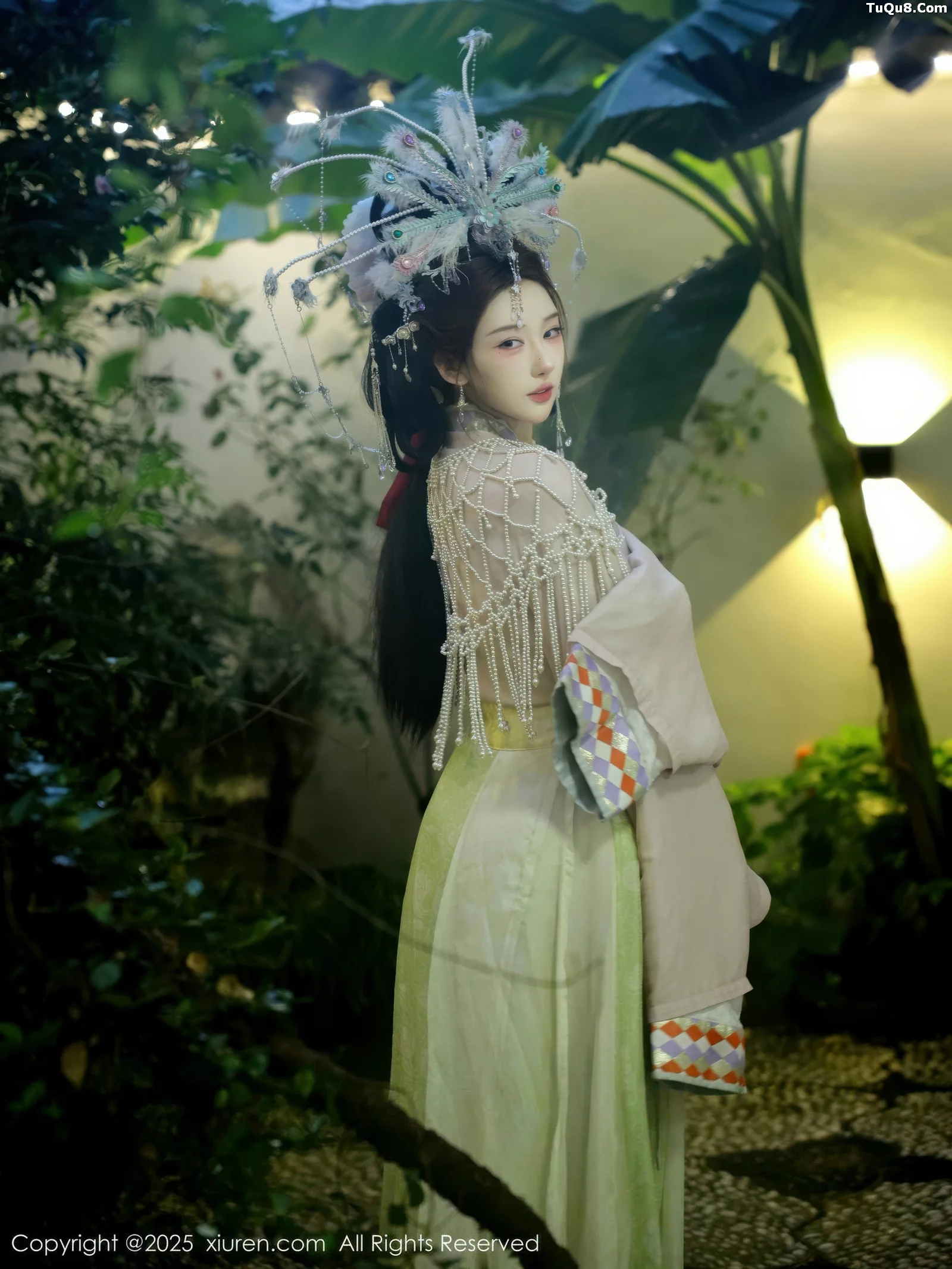 Xgyw.Org_[XiuRen秀人网]No.10736_模特金允希Yuki性感浅色古装薄纱服饰秀丰腴身材迷人诱惑写真80P