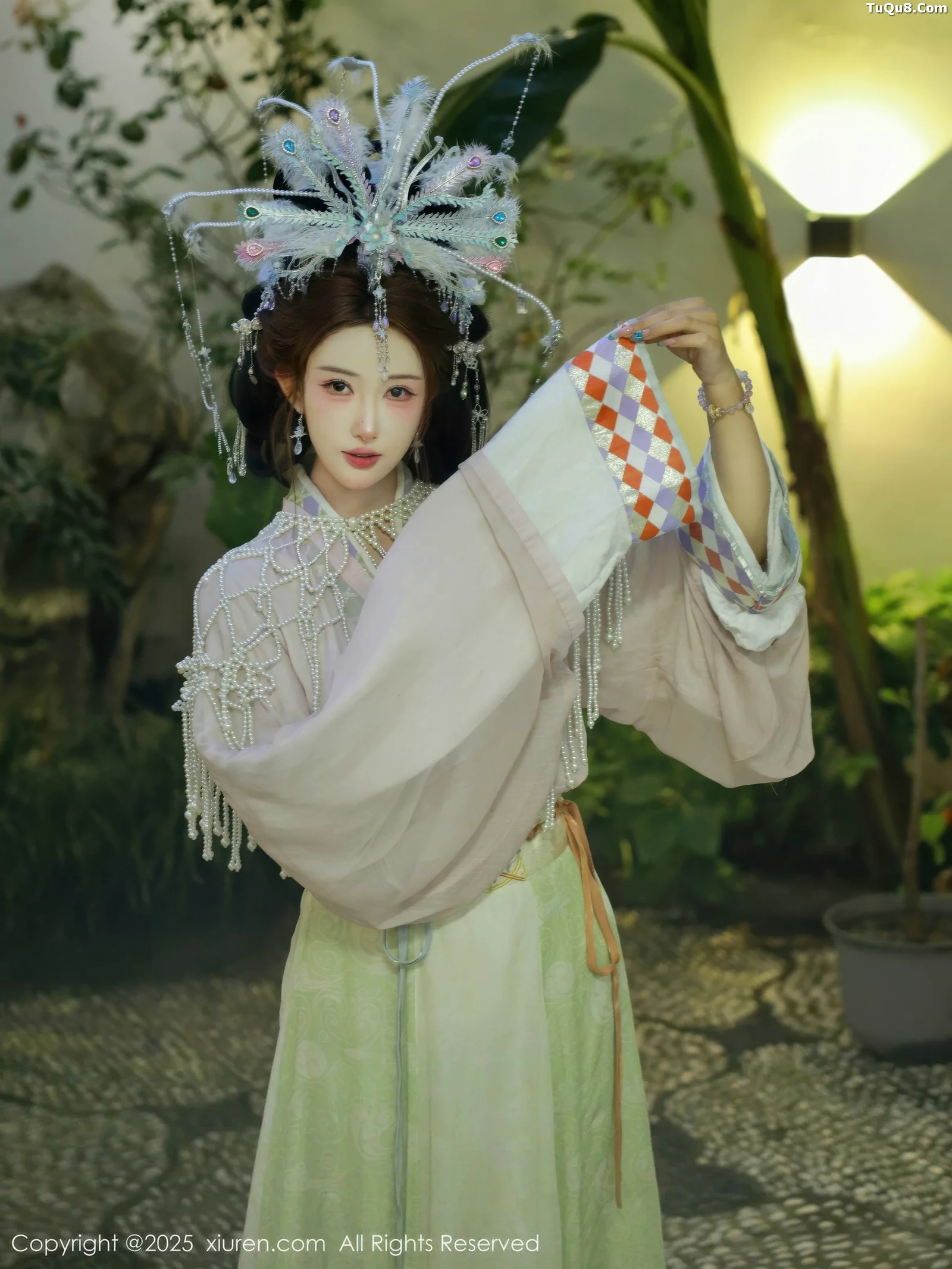 Xgyw.Org_[XiuRen秀人网]No.10736_模特金允希Yuki性感浅色古装薄纱服饰秀丰腴身材迷人诱惑写真80P