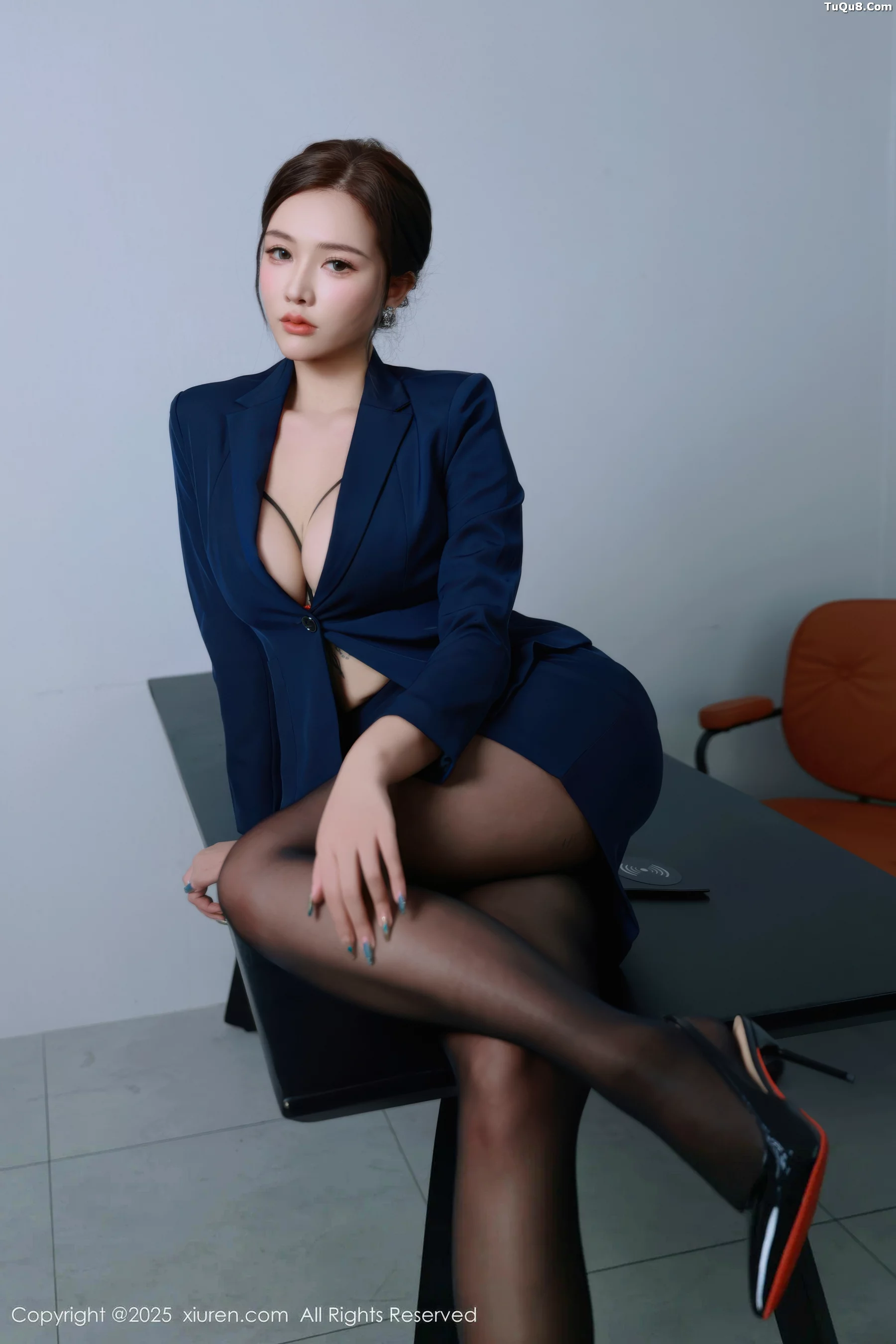 Xgyw.Org_[XiuRen秀人网]No.10751_模特娜比深色OL服饰露红色内衣配超薄黑丝秀凹凸身材诱惑写真75P