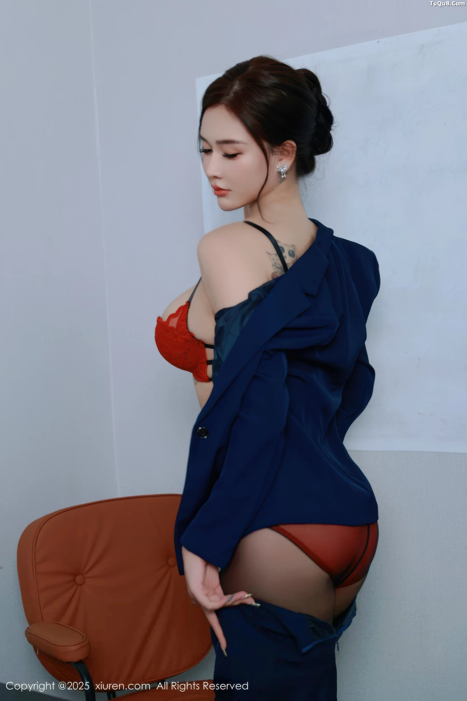 Xgyw.Org_[XiuRen秀人网]No.10751_模特娜比深色OL服饰露红色内衣配超薄黑丝秀凹凸身材诱惑写真75P