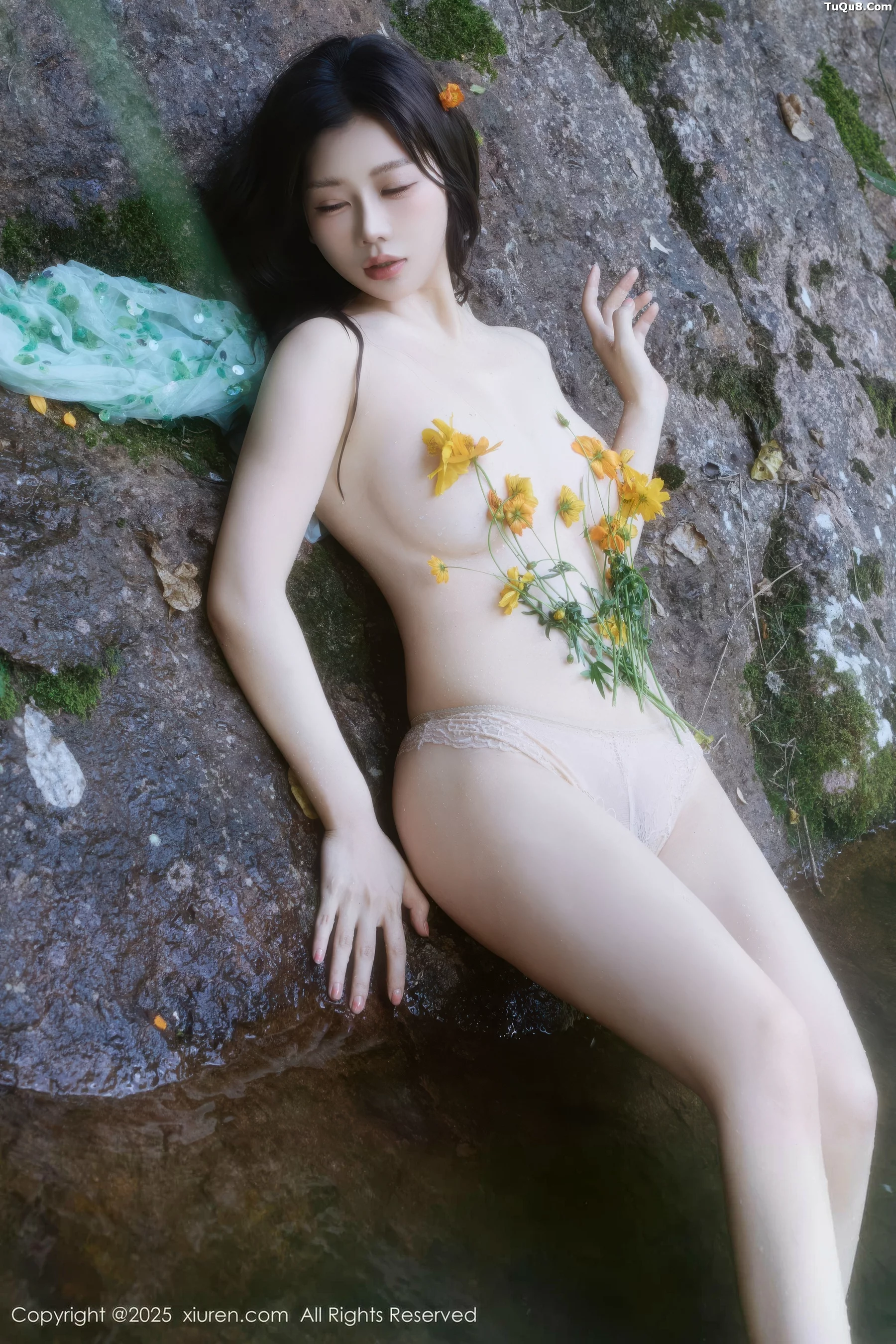 Xgyw.Org_[XiuRen秀人网]No.10756_模特尹甜甜户外小溪性感薄纱亮片裙湿身秀丰腴身材惹火诱惑写真60P