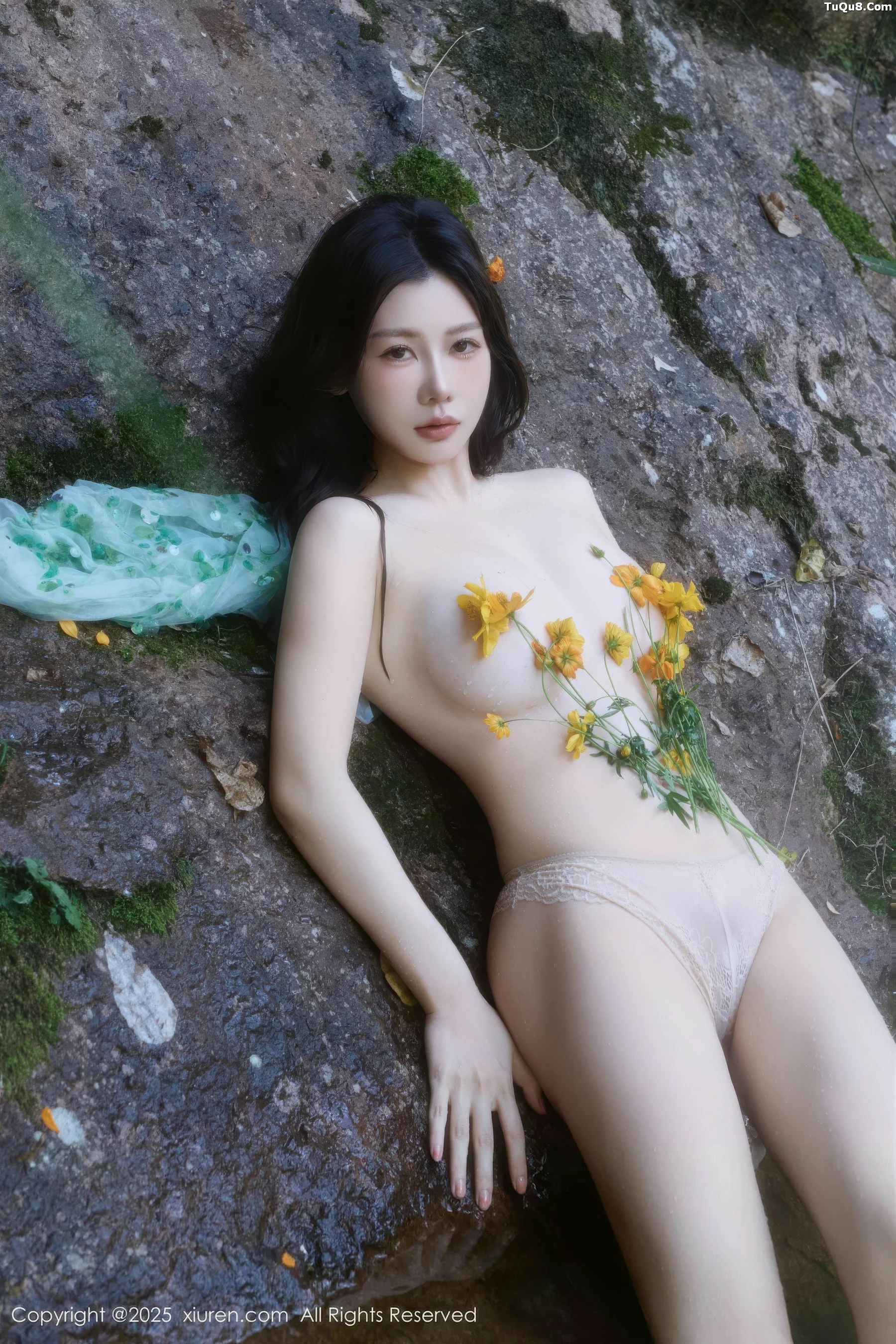 Xgyw.Org_[XiuRen秀人网]No.10756_模特尹甜甜户外小溪性感薄纱亮片裙湿身秀丰腴身材惹火诱惑写真60P