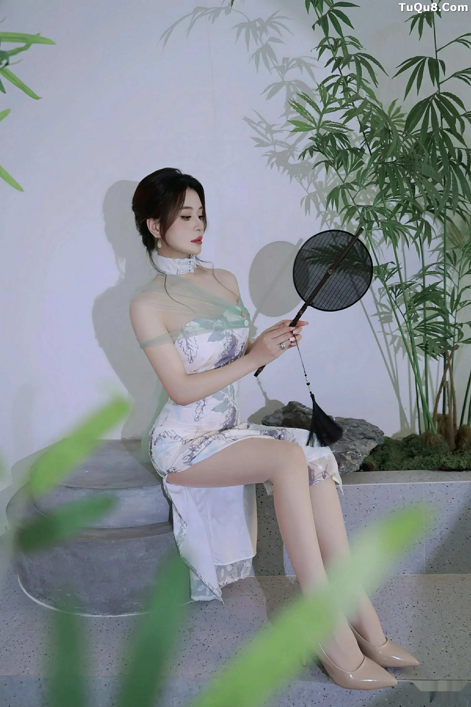Xgyw.Org_[XiuRen秀人网]No.10694_模特阿依莎性感浅色古风服饰配超薄肉色秀高挑曼妙身材诱惑写真82P