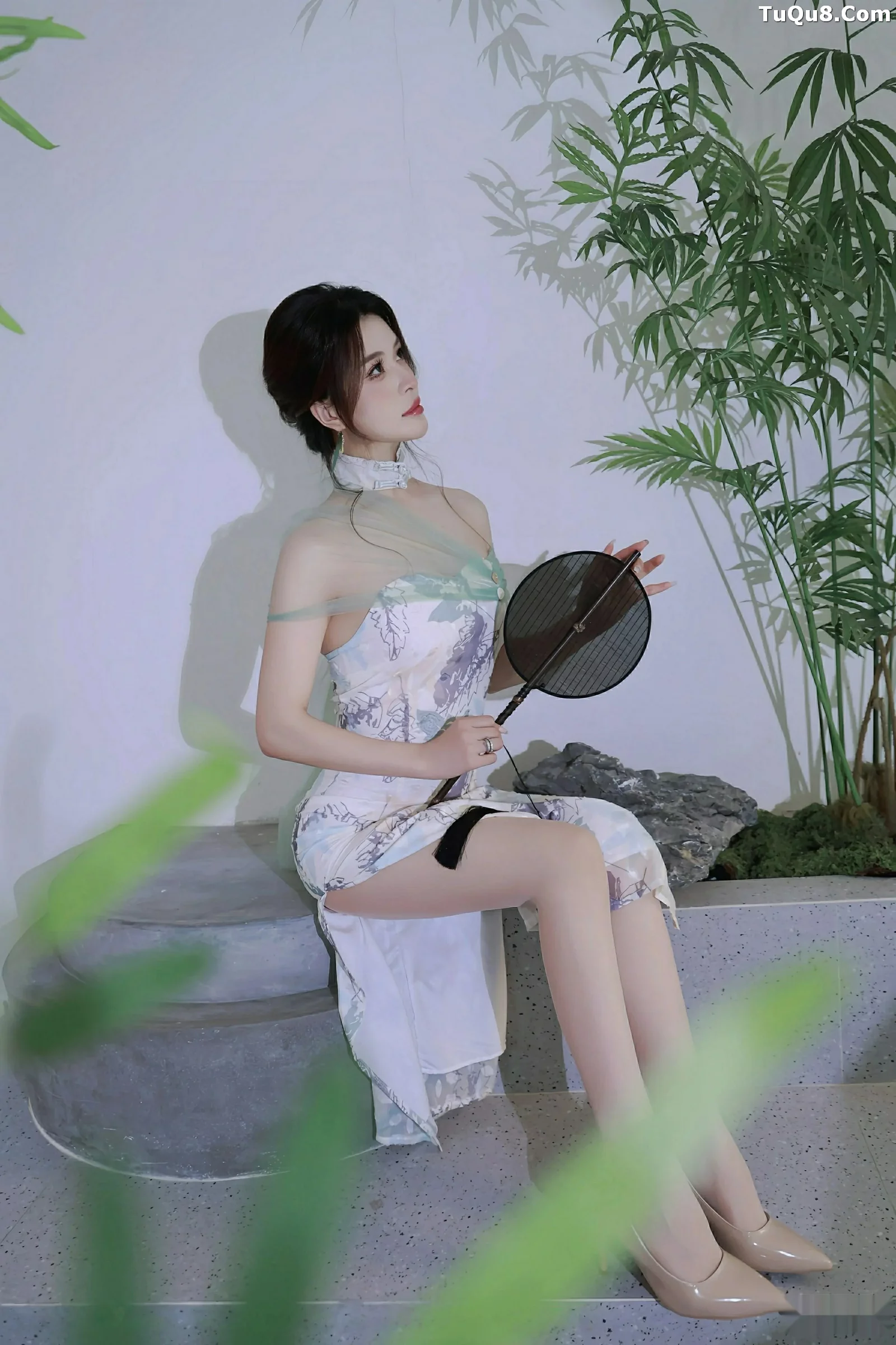 Xgyw.Org_[XiuRen秀人网]No.10694_模特阿依莎性感浅色古风服饰配超薄肉色秀高挑曼妙身材诱惑写真82P