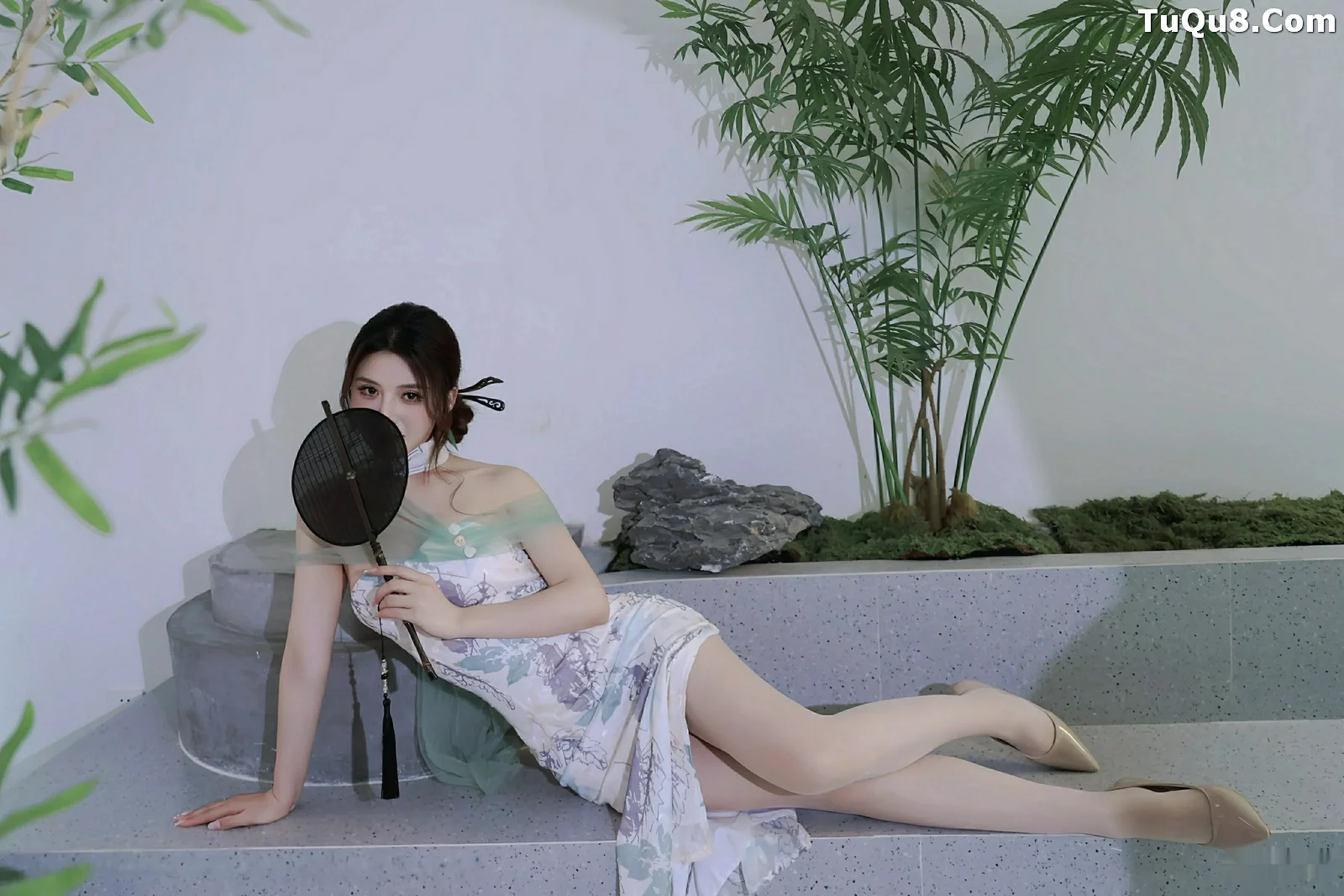 Xgyw.Org_[XiuRen秀人网]No.10694_模特阿依莎性感浅色古风服饰配超薄肉色秀高挑曼妙身材诱惑写真82P