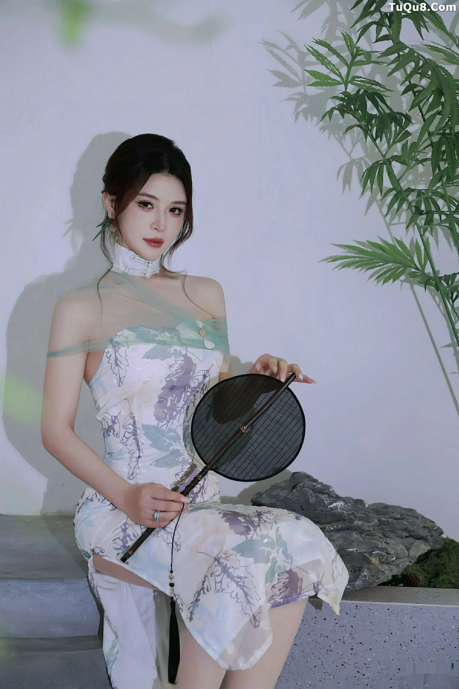 Xgyw.Org_[XiuRen秀人网]No.10694_模特阿依莎性感浅色古风服饰配超薄肉色秀高挑曼妙身材诱惑写真82P