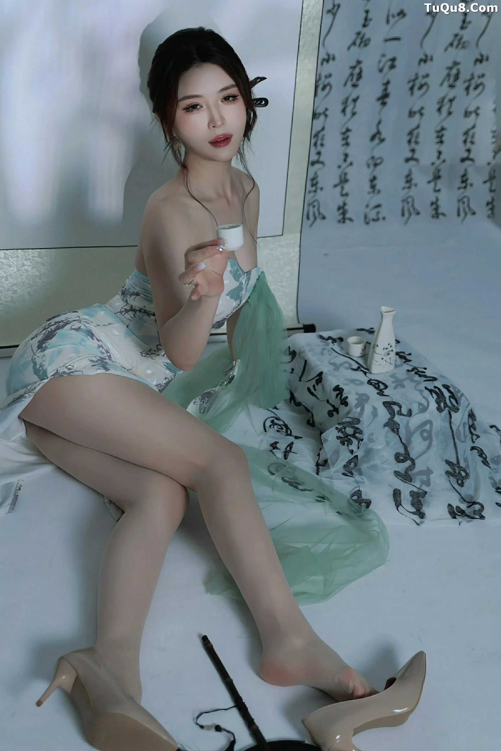 Xgyw.Org_[XiuRen秀人网]No.10694_模特阿依莎性感浅色古风服饰配超薄肉色秀高挑曼妙身材诱惑写真82P