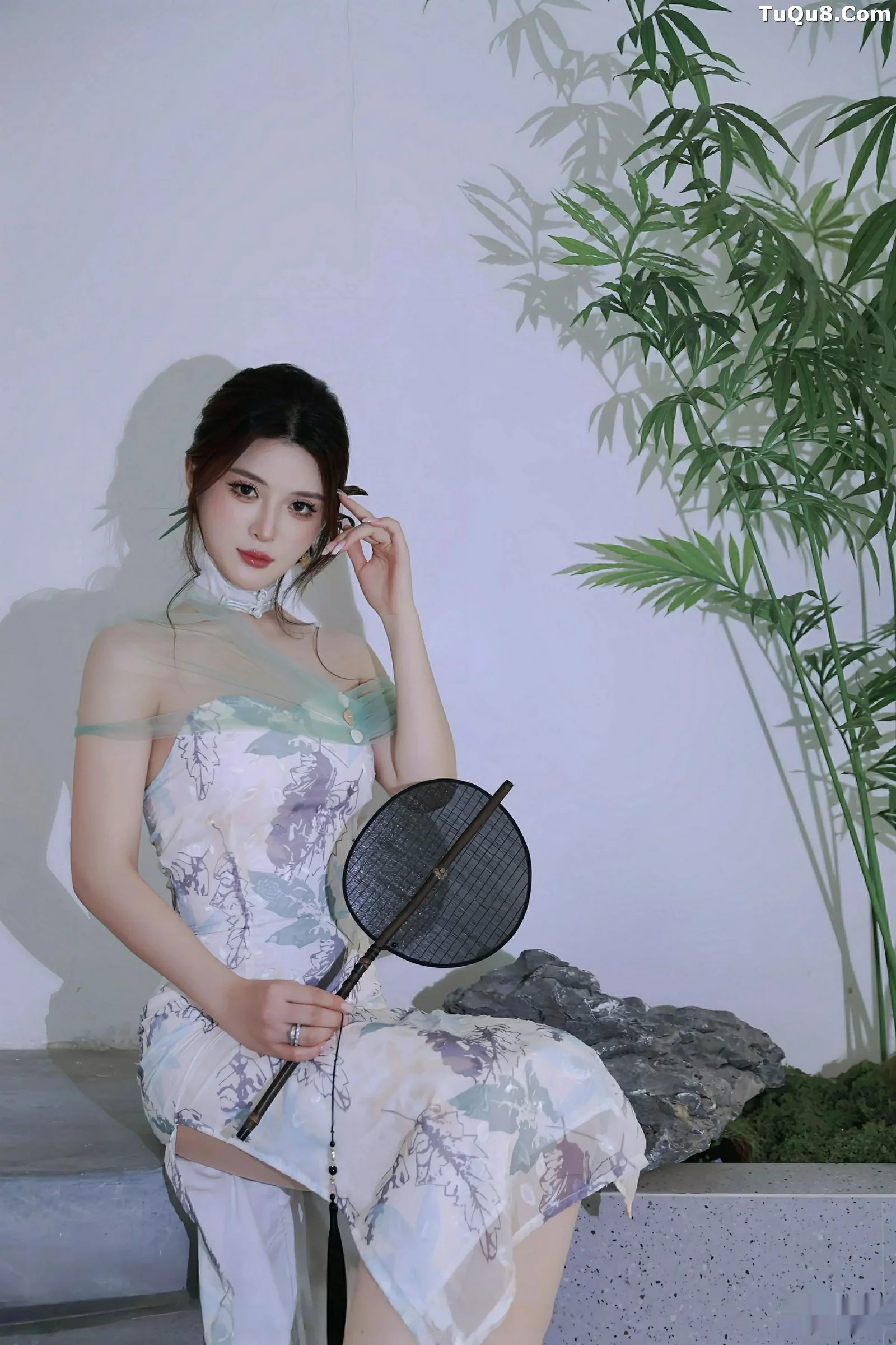Xgyw.Org_[XiuRen秀人网]No.10694_模特阿依莎性感浅色古风服饰配超薄肉色秀高挑曼妙身材诱惑写真82P