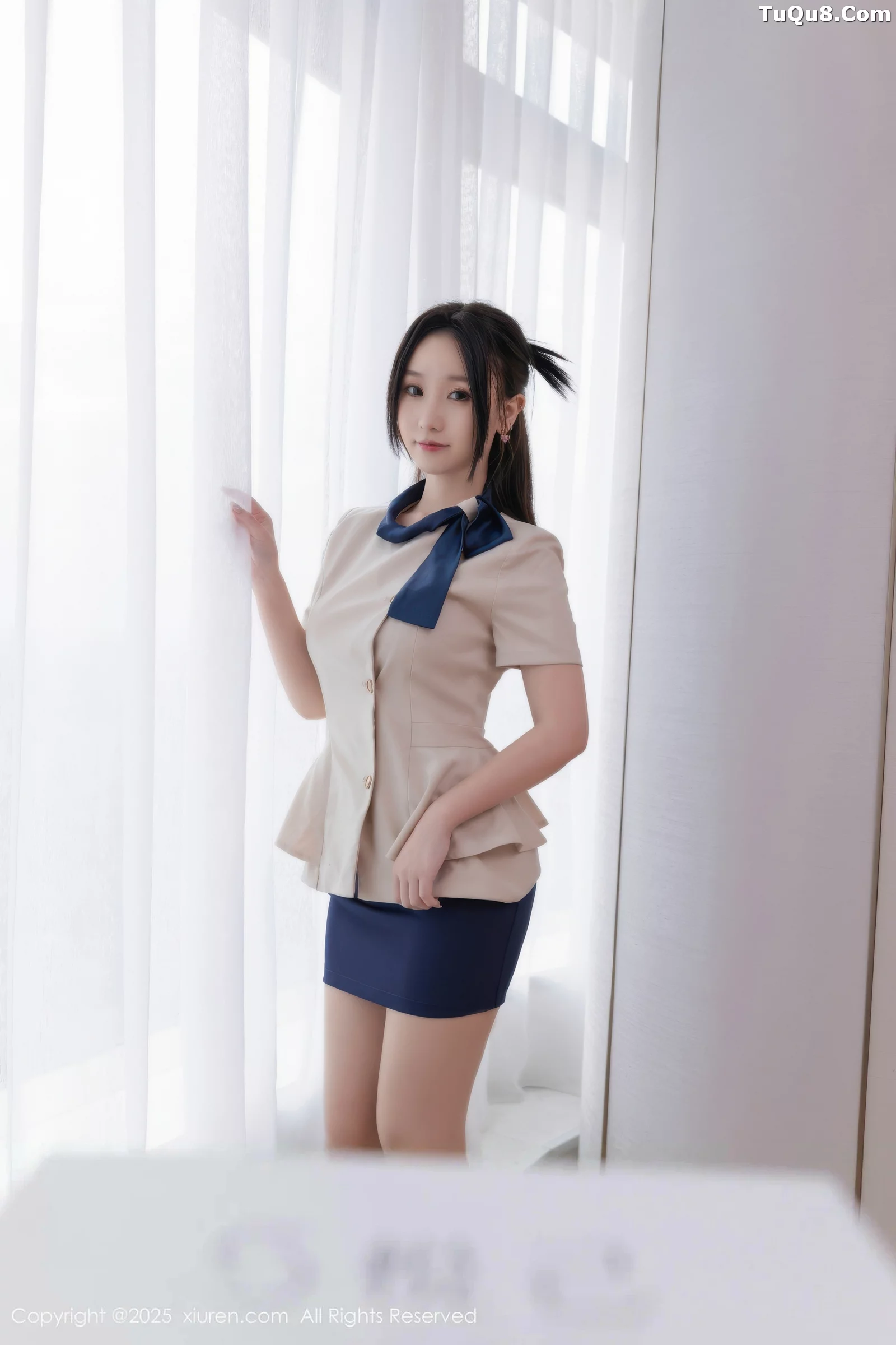 Xgyw.Org_[XiuRen秀人网]No.10697_模特杏子Yada性感OL服饰配超薄肉丝秀曼妙身姿撩人诱惑写真83P